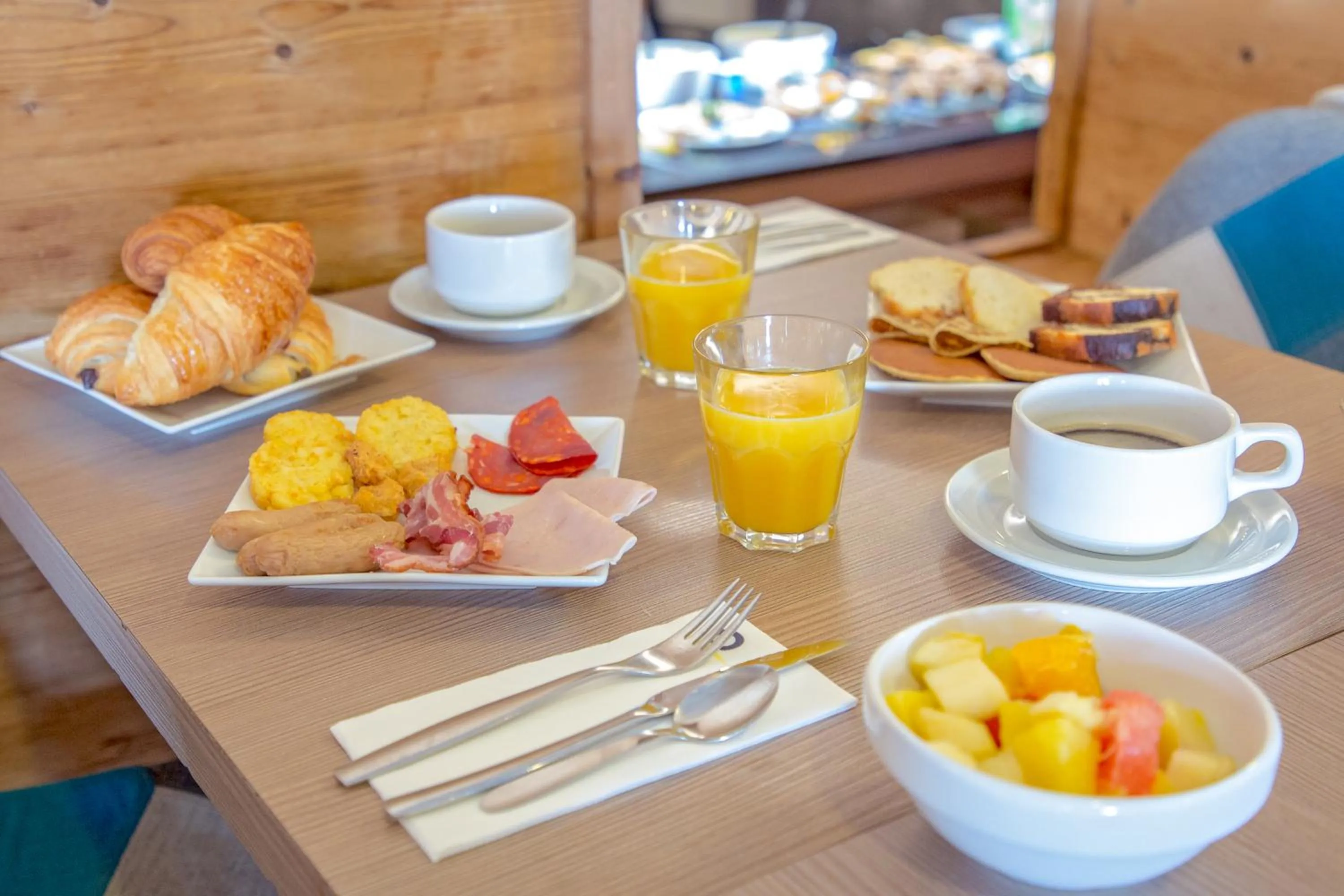 Restaurant/places to eat in SOWELL HOTELS Le Pas du Loup