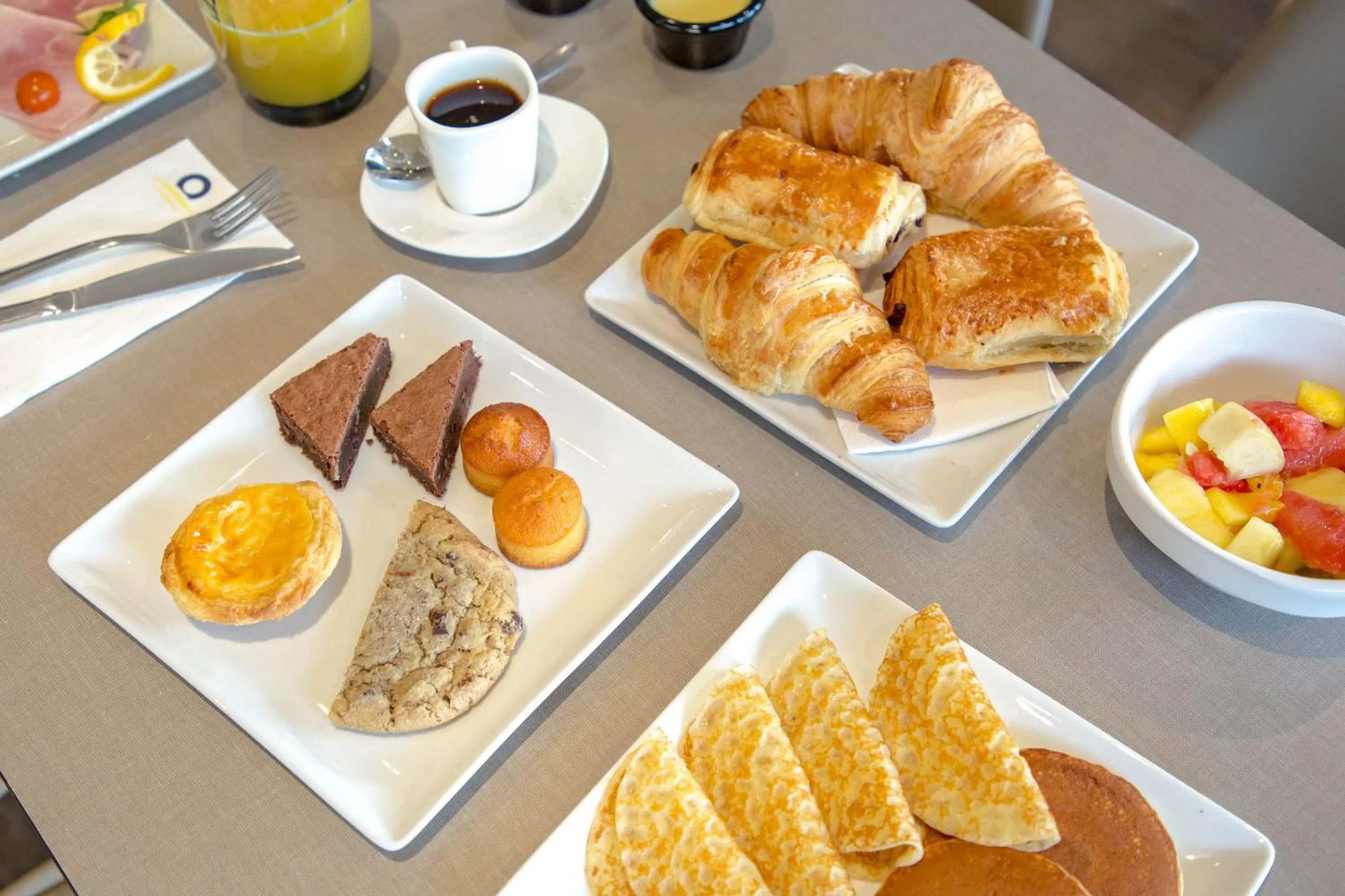 Breakfast in SOWELL Family Les Bergers