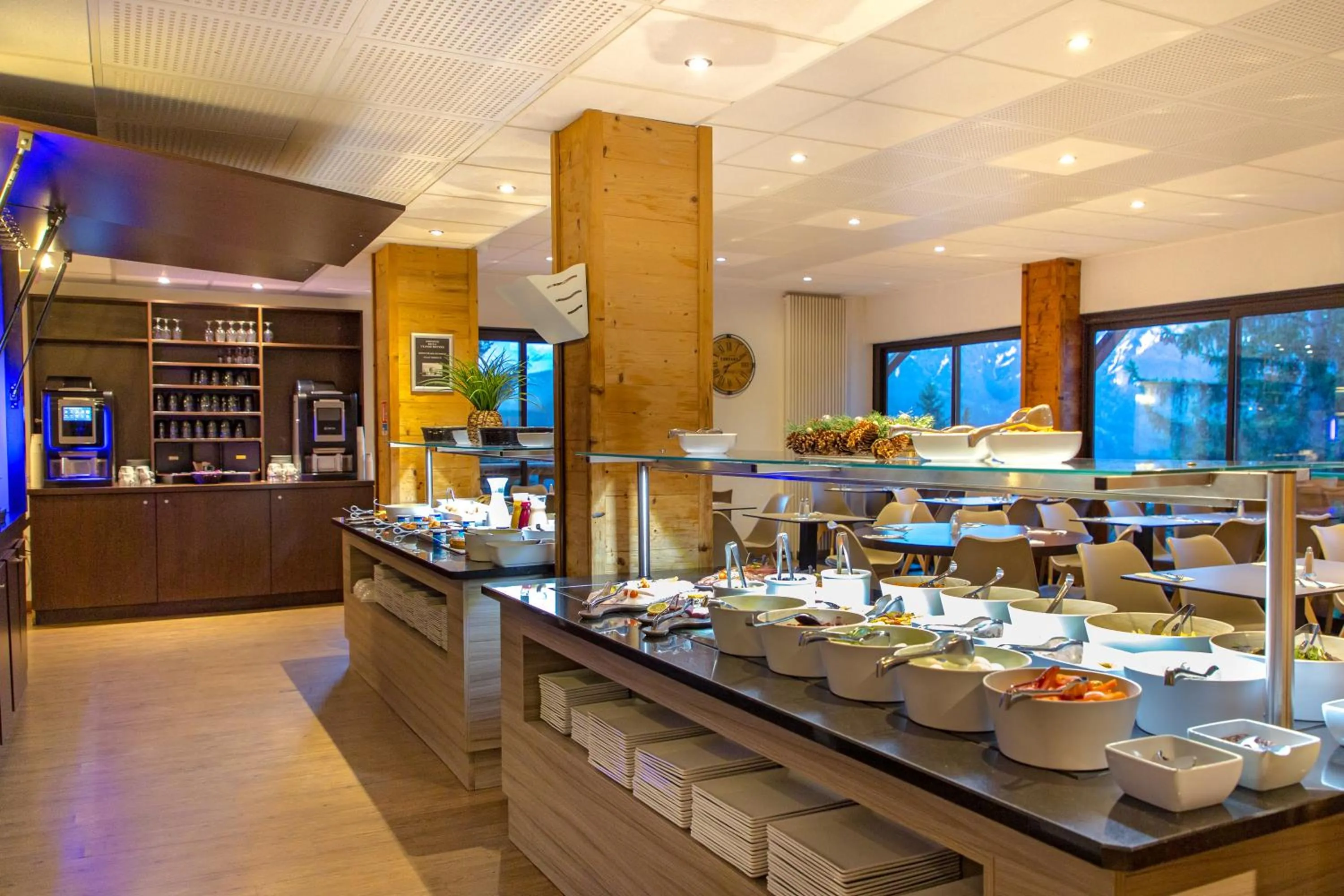 Restaurant/places to eat in SOWELL Family Les Bergers