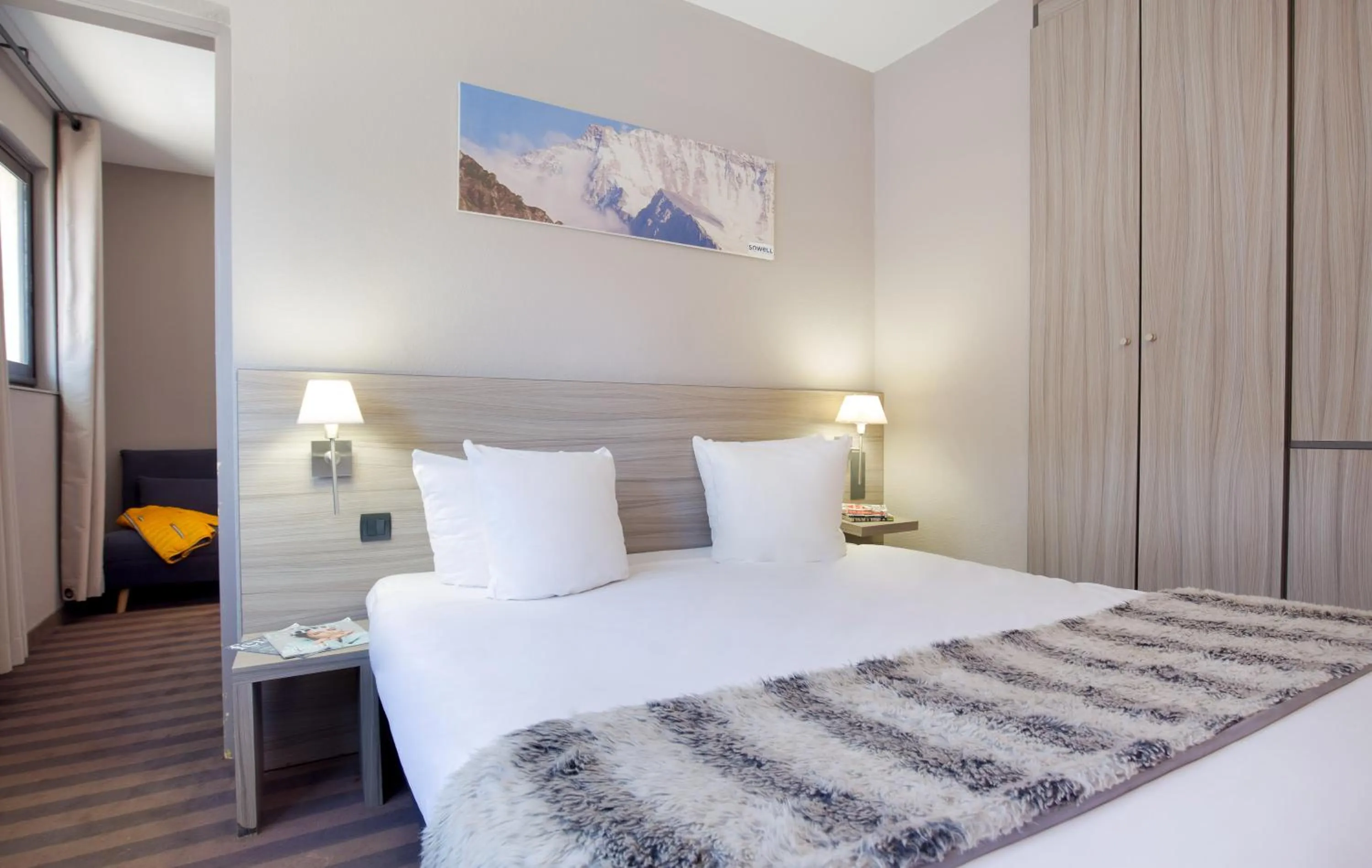 Bedroom, Bed in SOWELL Family Les Bergers