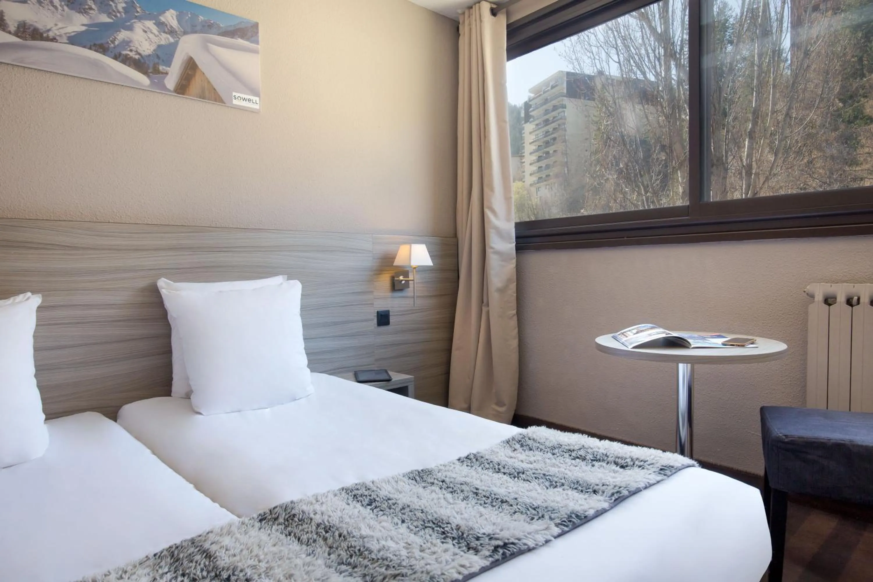 Bedroom, Bed in SOWELL Family Les Bergers