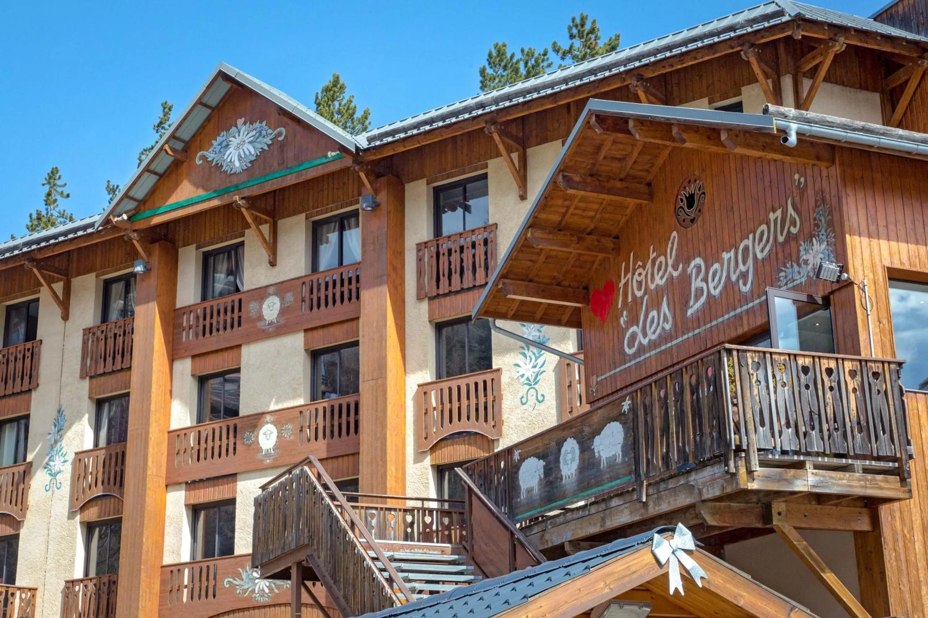 Property building in SOWELL Family Les Bergers