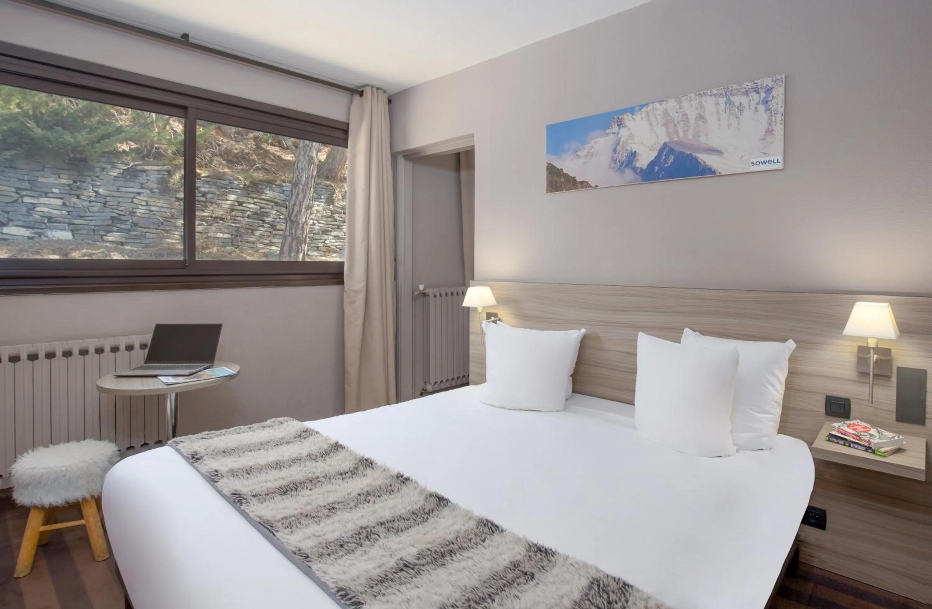 Bedroom, Bed in SOWELL Family Les Bergers