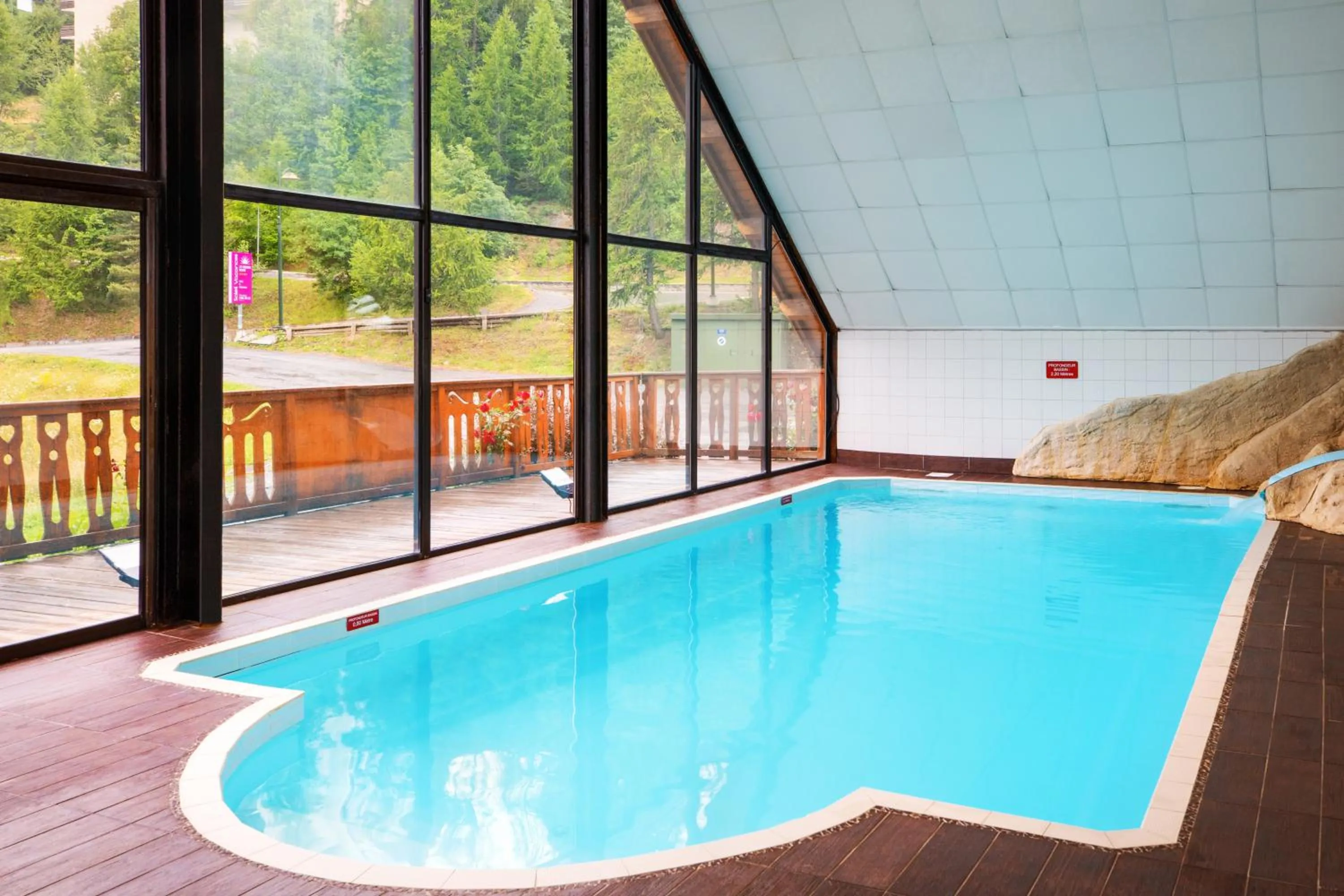 Swimming pool in SOWELL Family Les Bergers