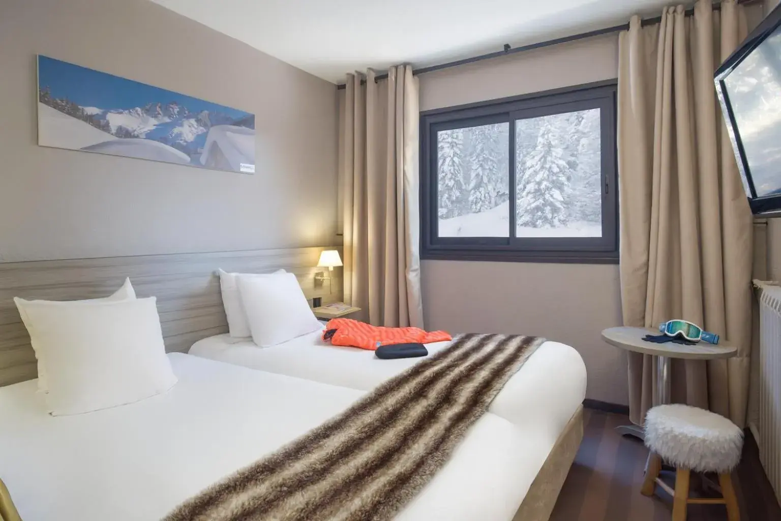 Twin Room in SOWELL Family Les Bergers Twin Room in SOWELL Family Les Bergers