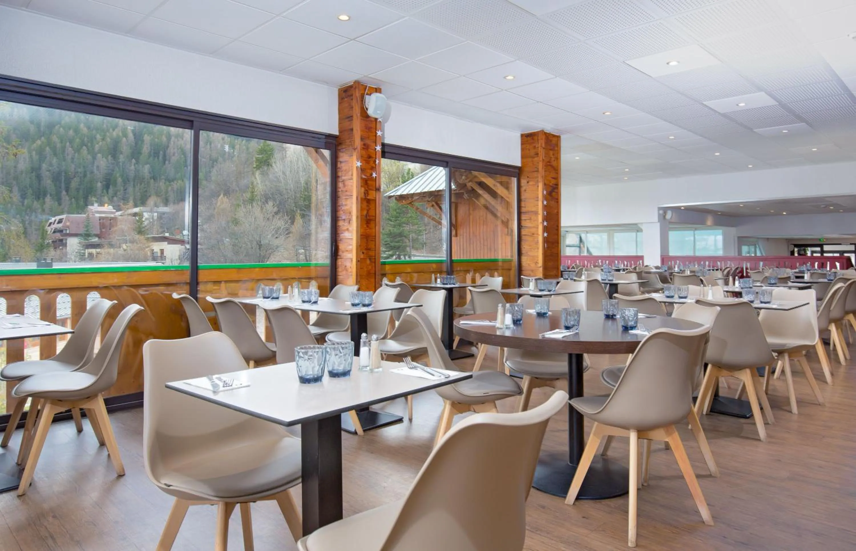 Restaurant/places to eat in SOWELL Family Les Bergers