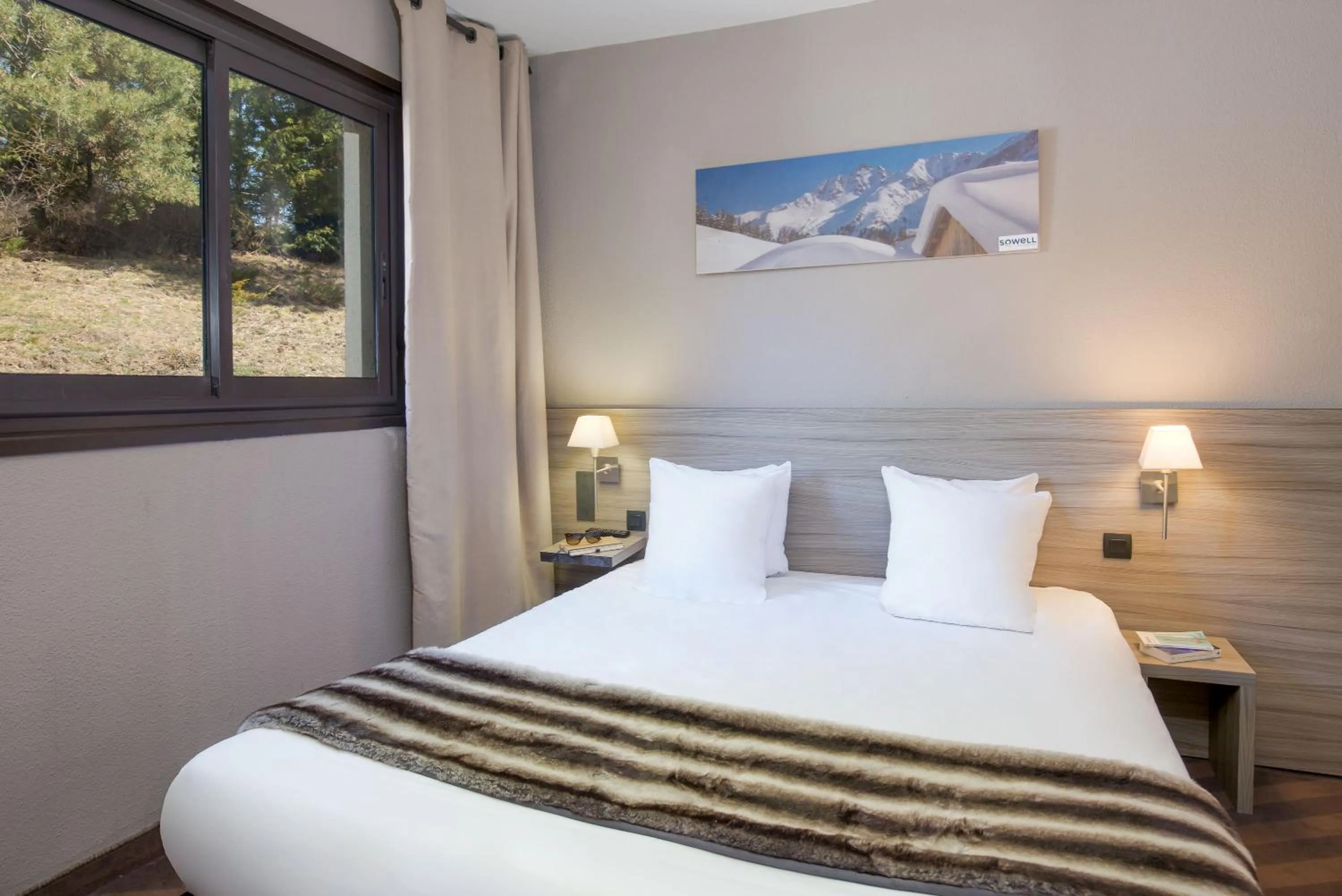 Bedroom, Bed in SOWELL Family Les Bergers