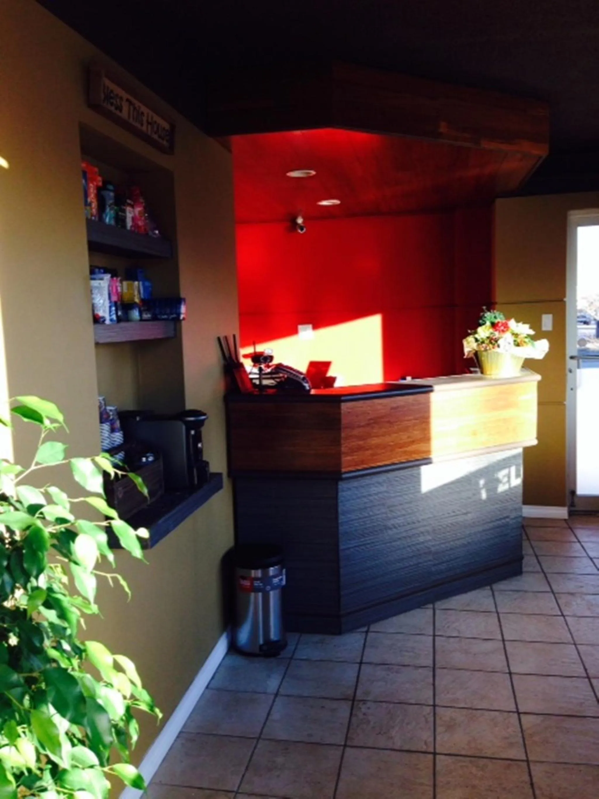 Lobby or reception in Nice Inn Edmonton