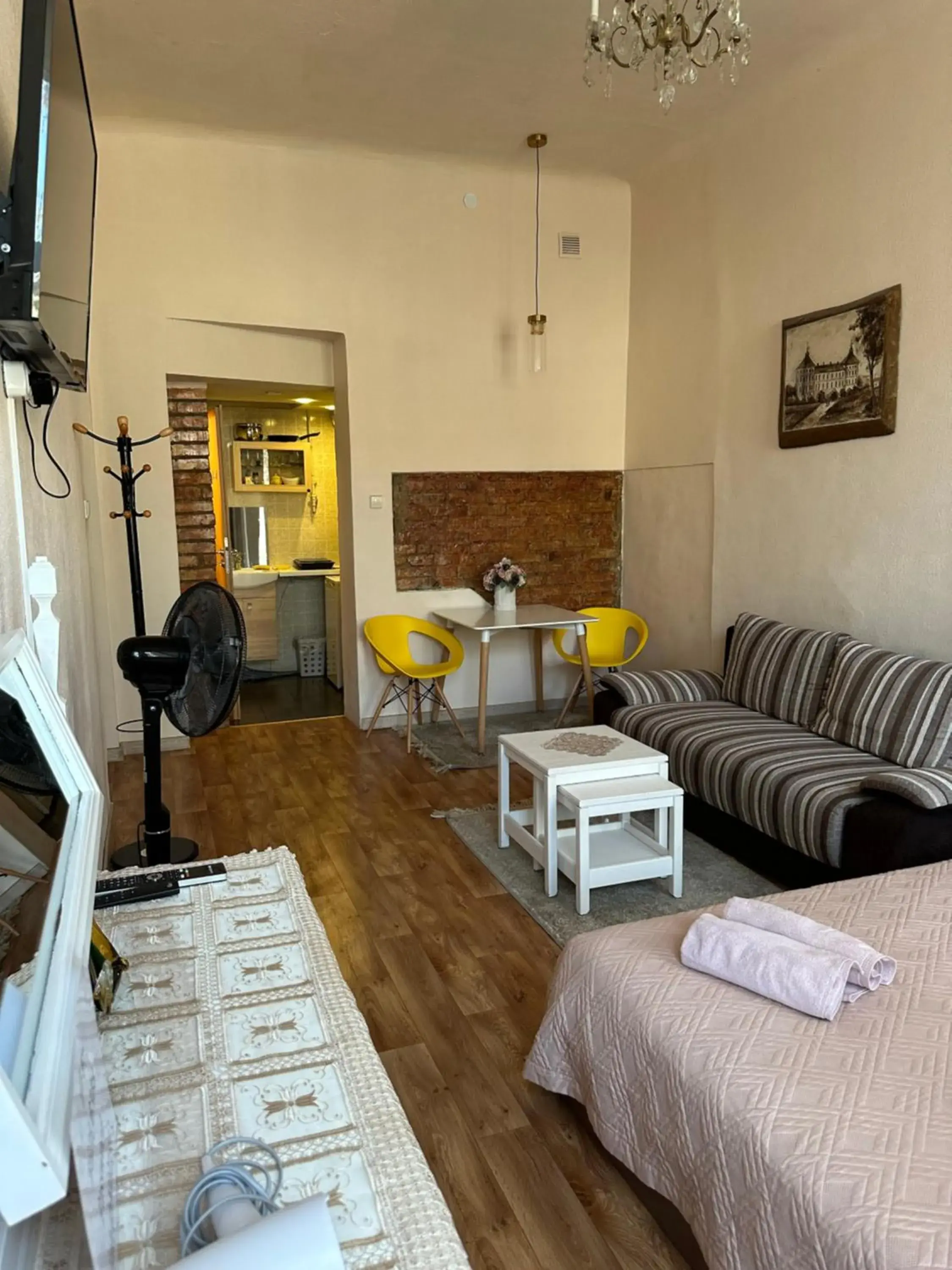 Apartment with a small Kitchen - single occupancy in Sija's house Apartment with a small Kitchen - single occupancy in Sija's house