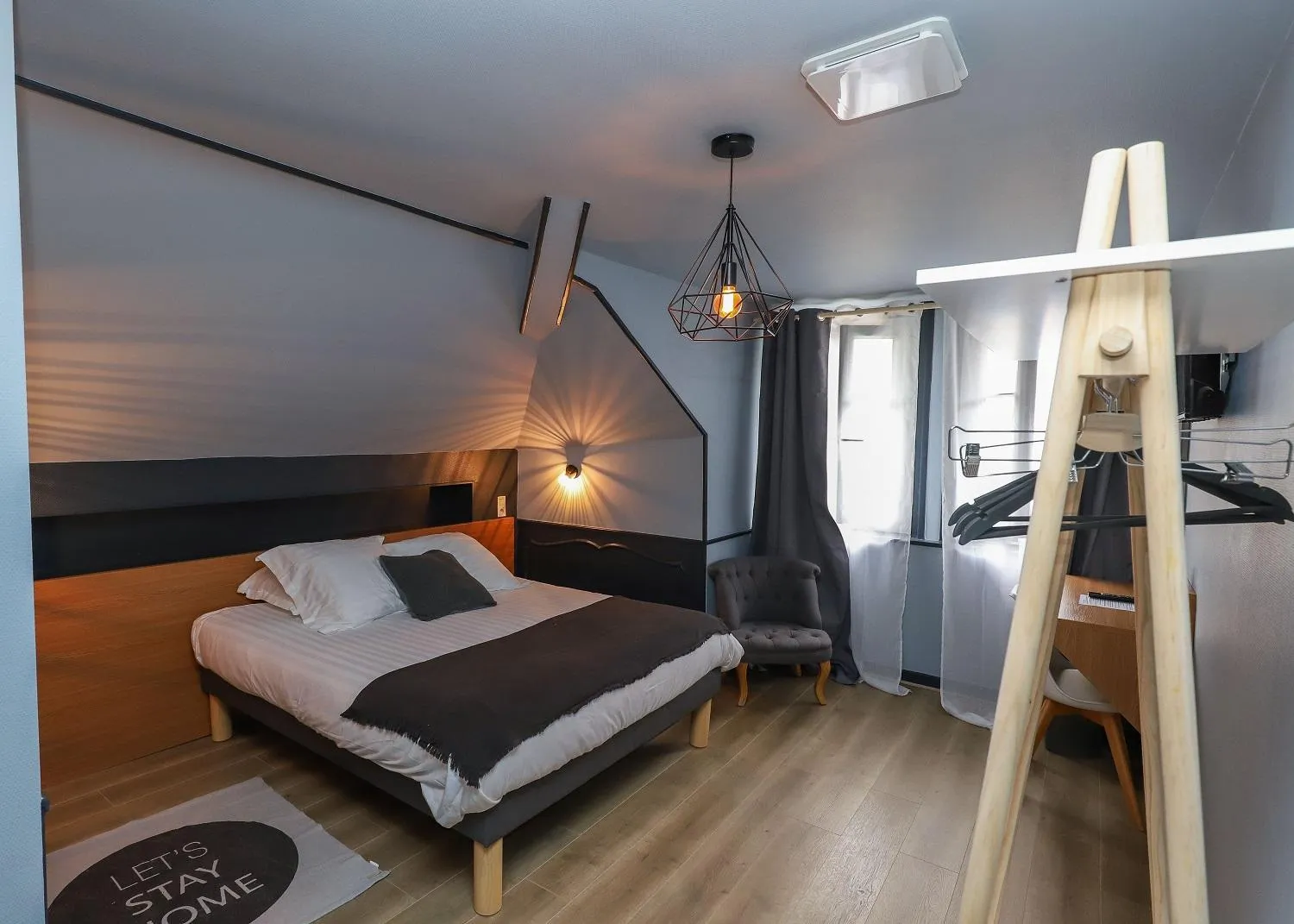 Bedroom, Bed in Hôtel La Réserve de Brive