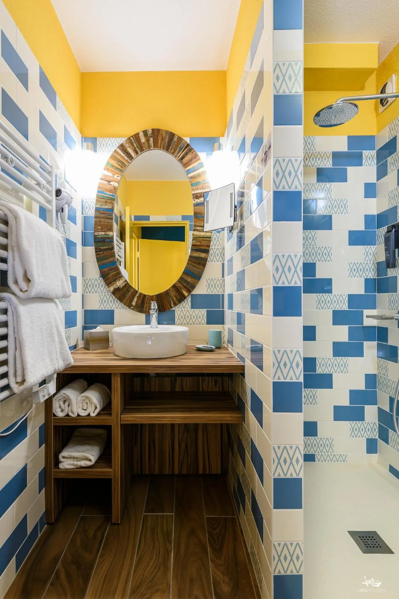 Shower in Baya Hotel