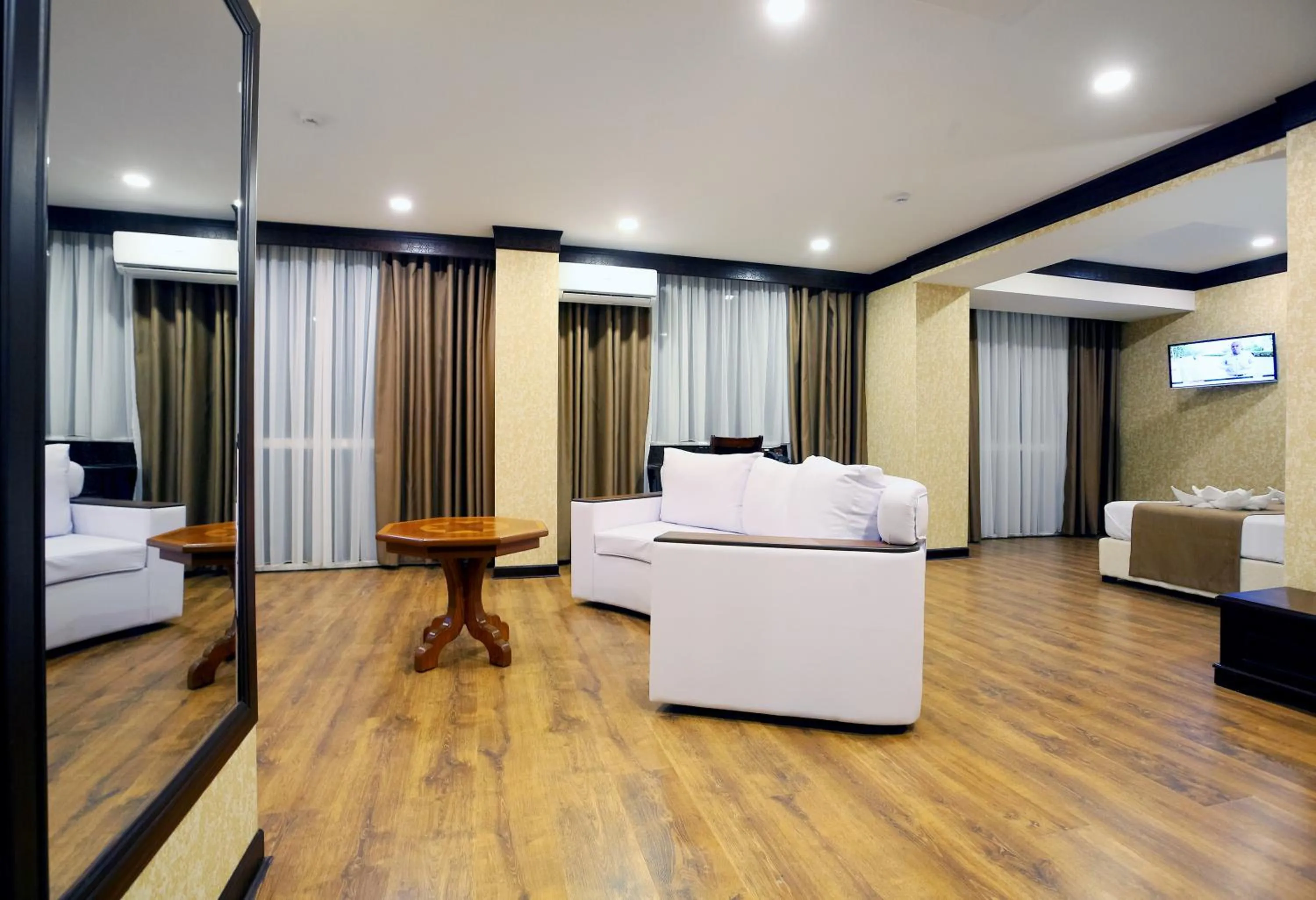 Photo of the whole room in Orient Star Varahsha