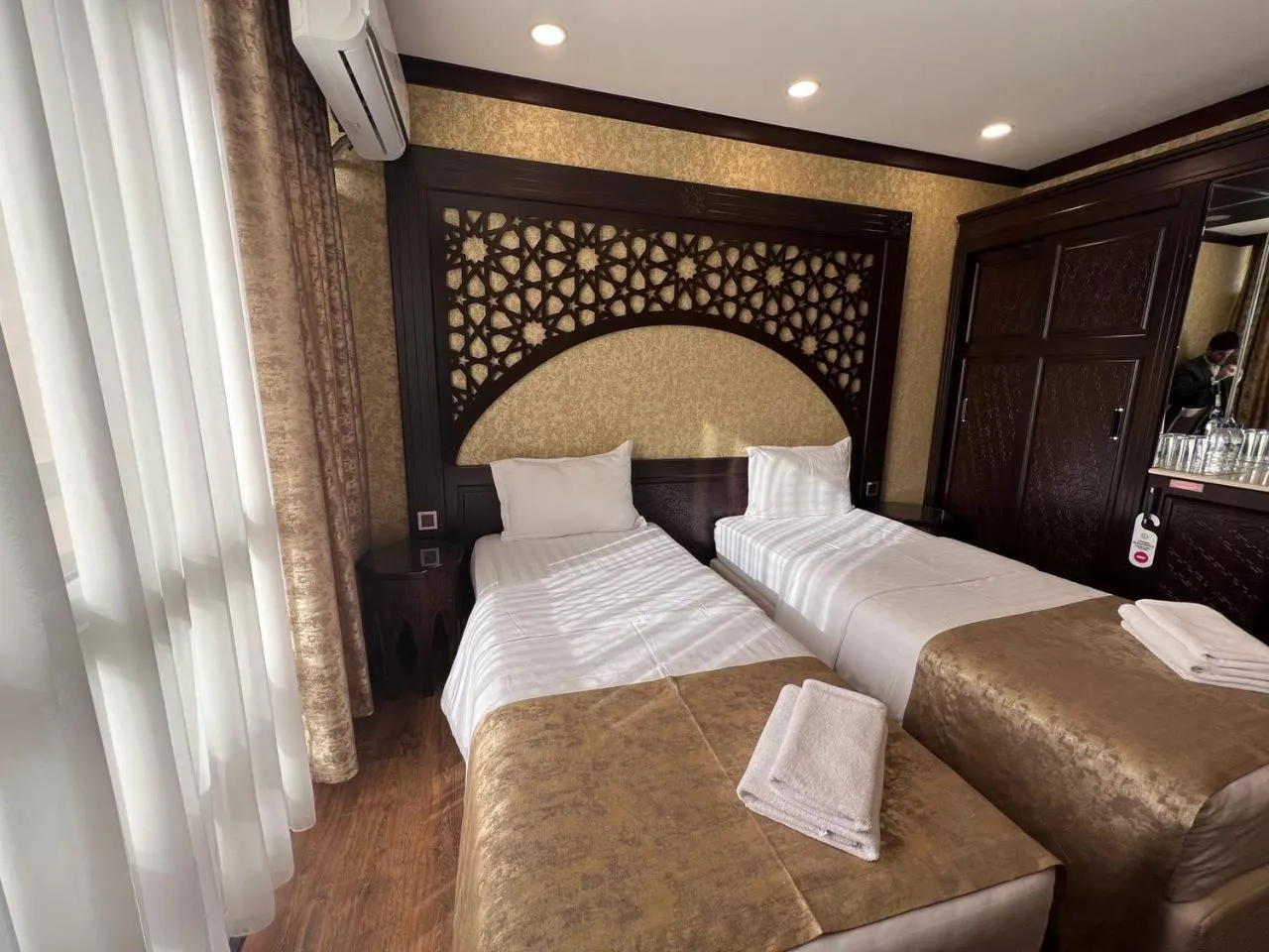 Bed in Orient Star Varahsha