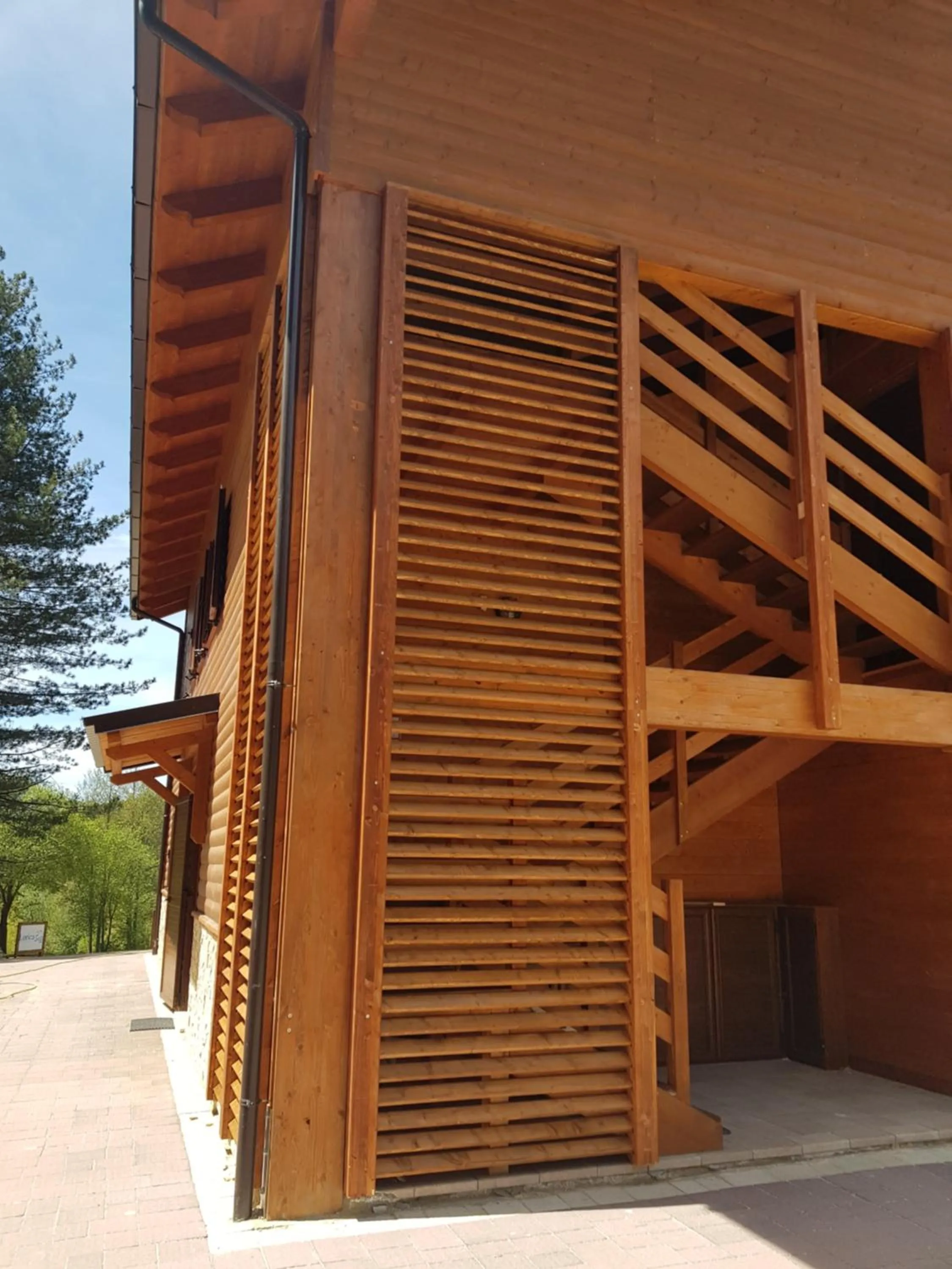 Facade/entrance in Lorica Suite Lago