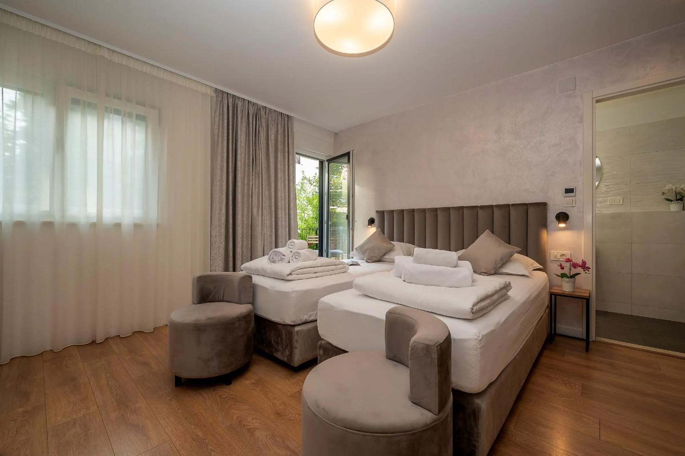 Bed in Seven Seas Residence