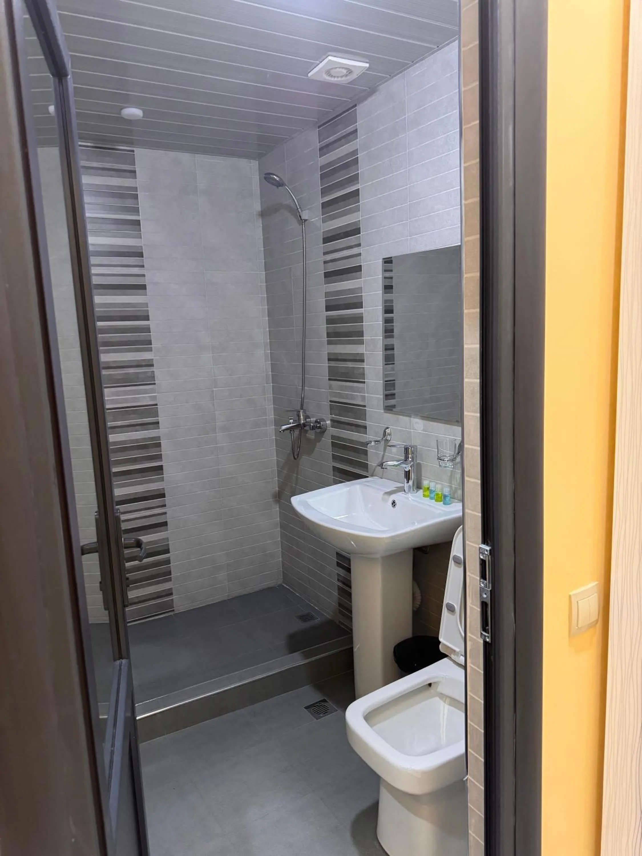 Shower in Red Hotel Yerevan Center