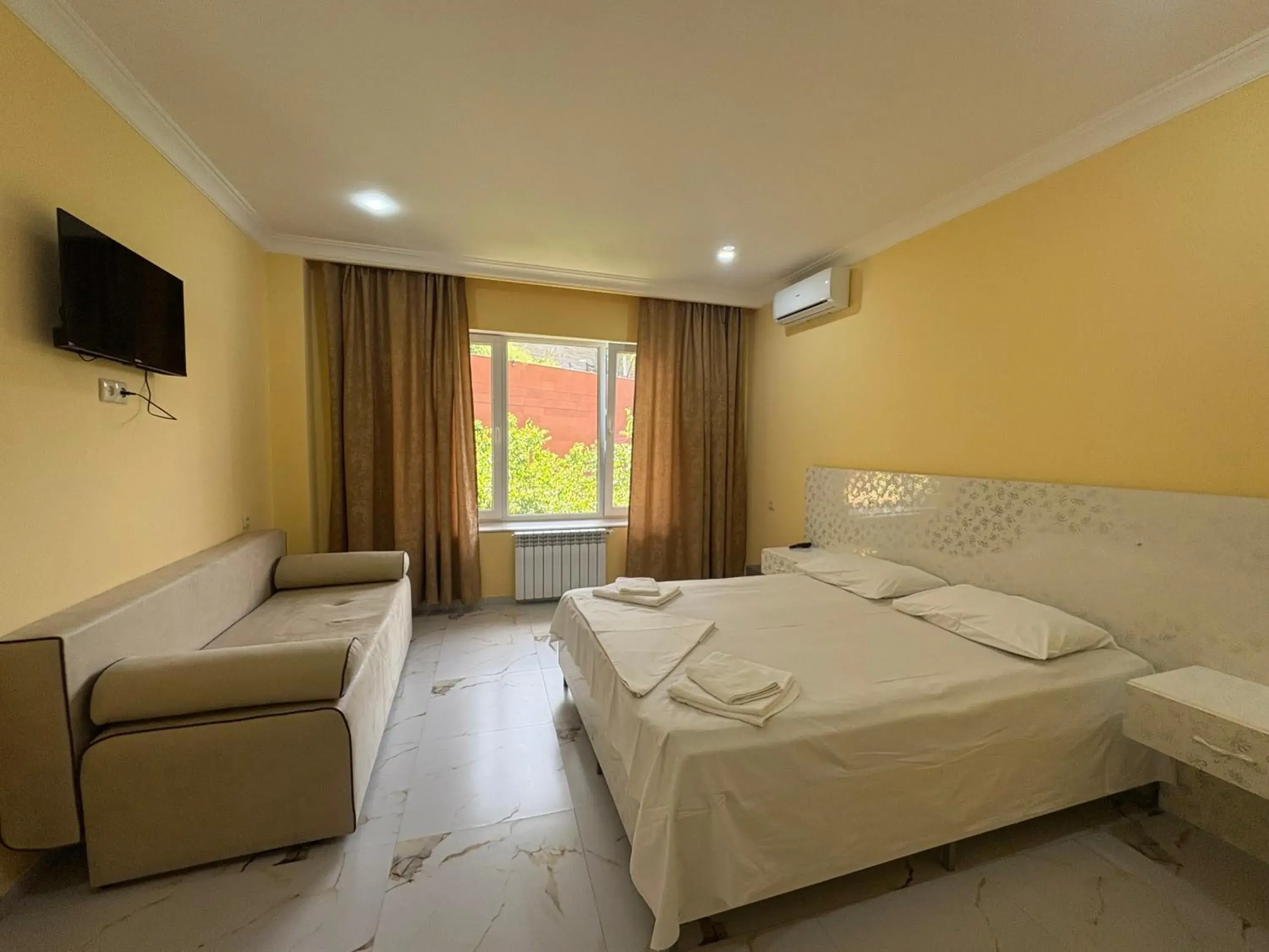 Deluxe Queen Suite in Red Hotel Yerevan Center Deluxe Queen Suite in Red Hotel Yerevan Center