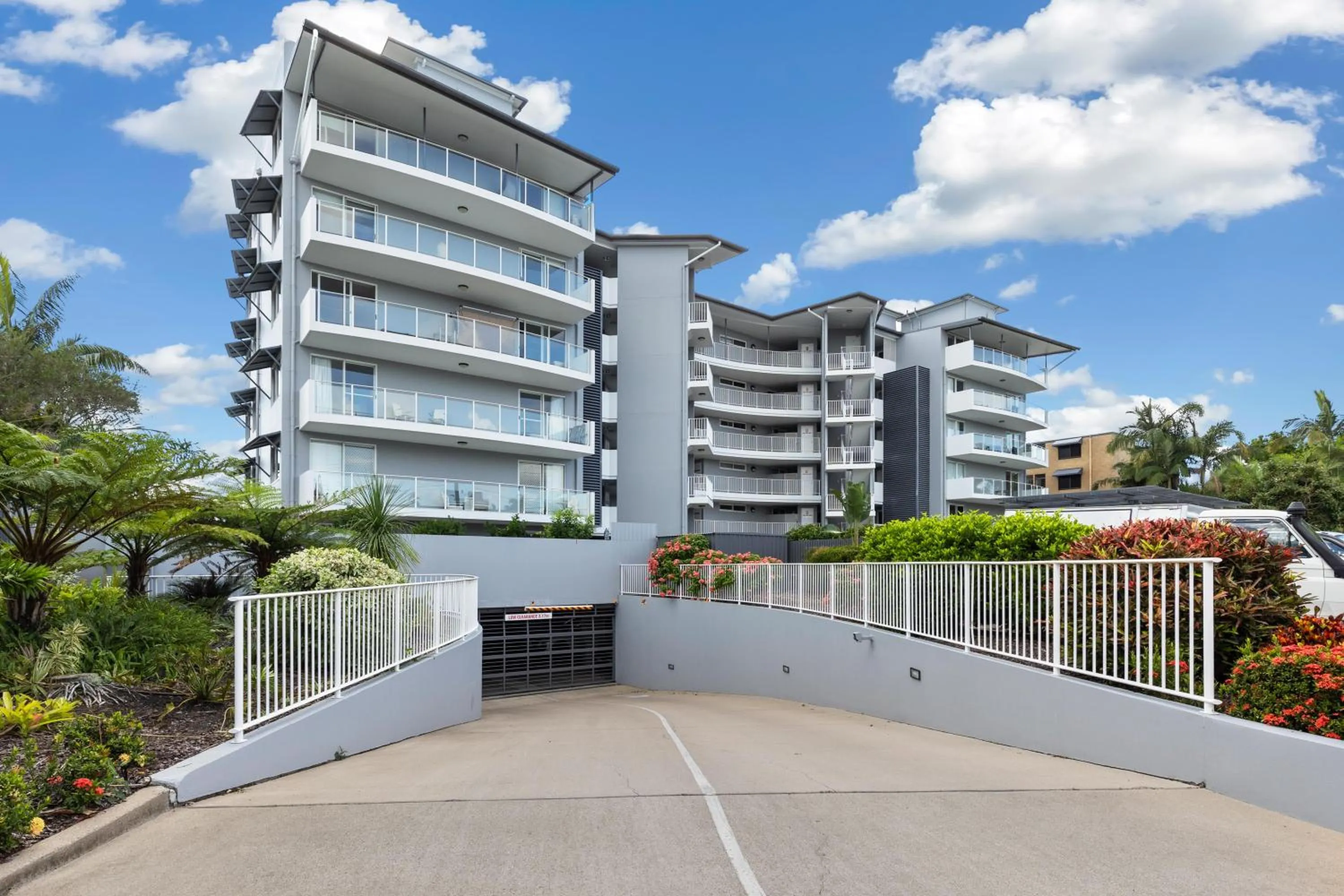 Parking in Tingeera Beachfront Apartments