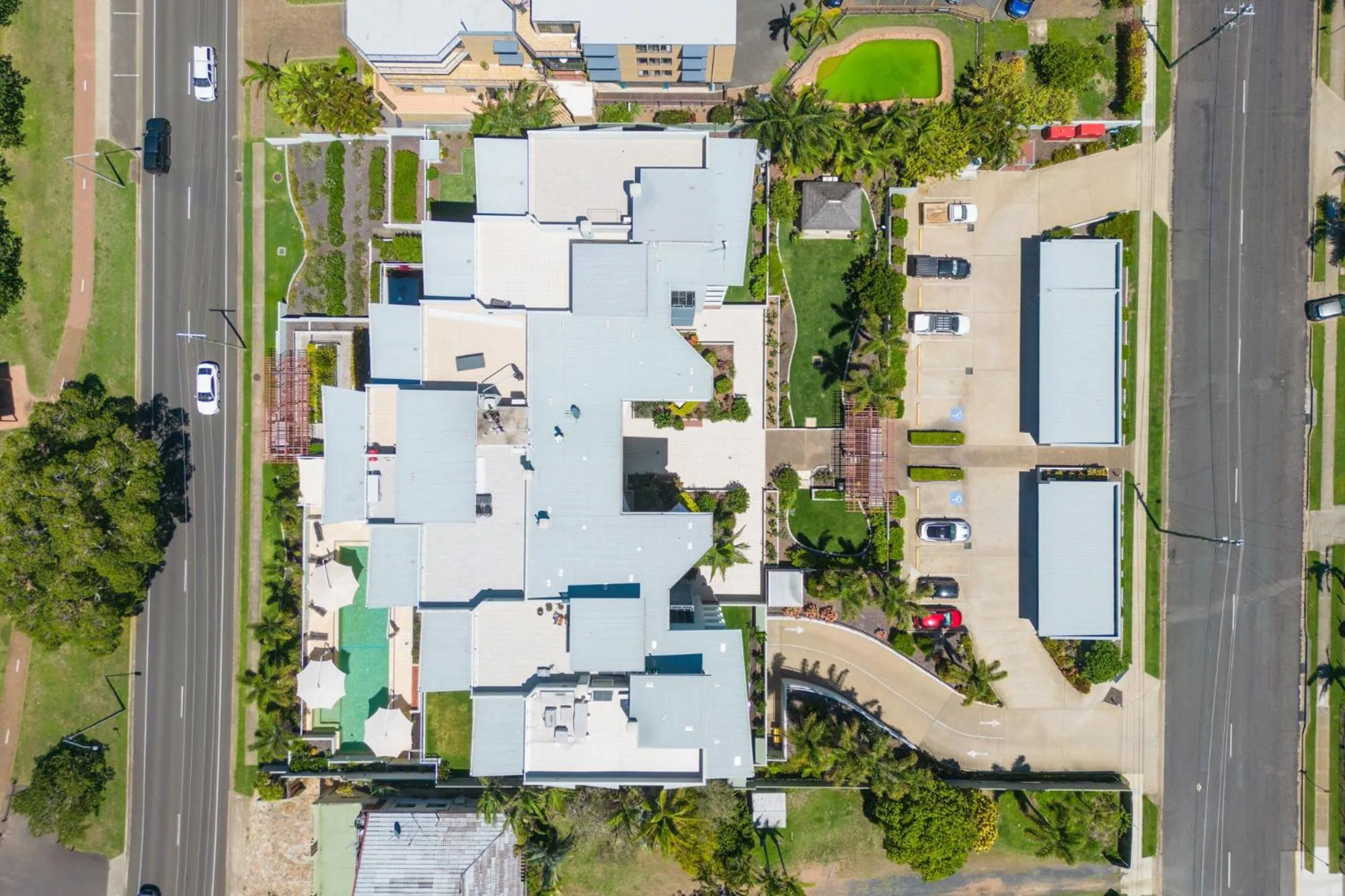 Property building in Tingeera Beachfront Apartments