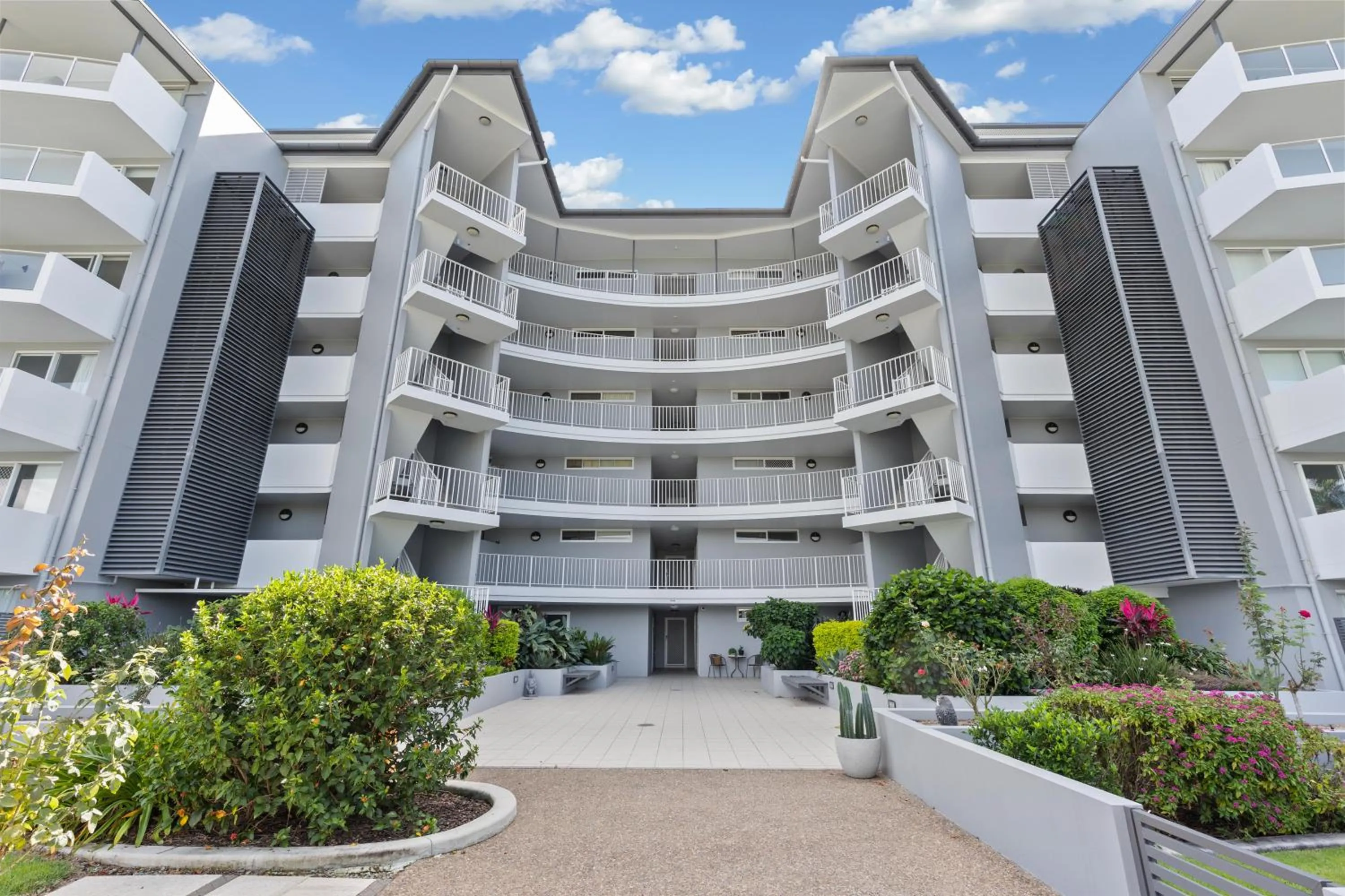Facade/entrance in Tingeera Beachfront Apartments