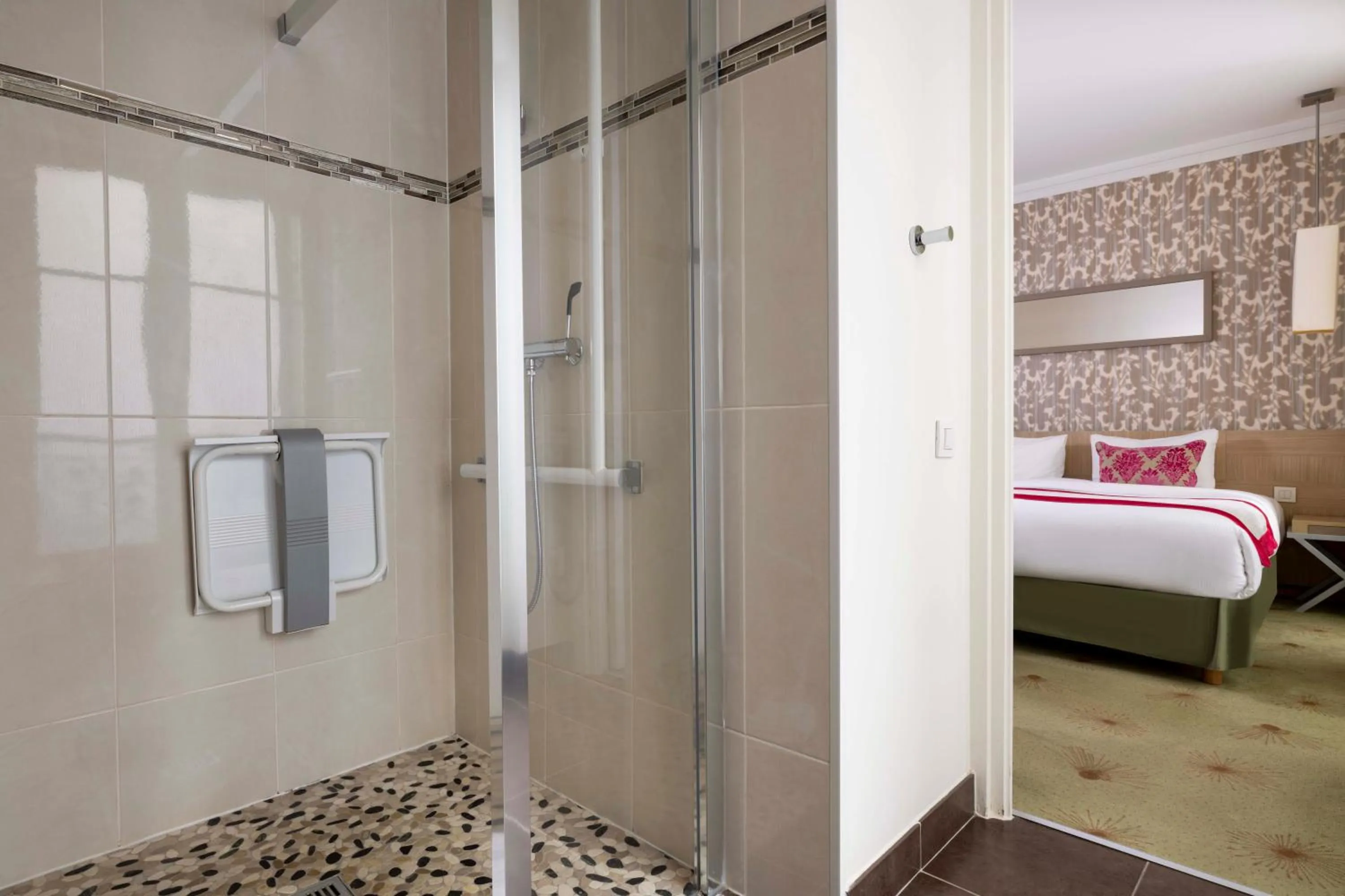 acessibility, Bed in Le Marceau Bastille