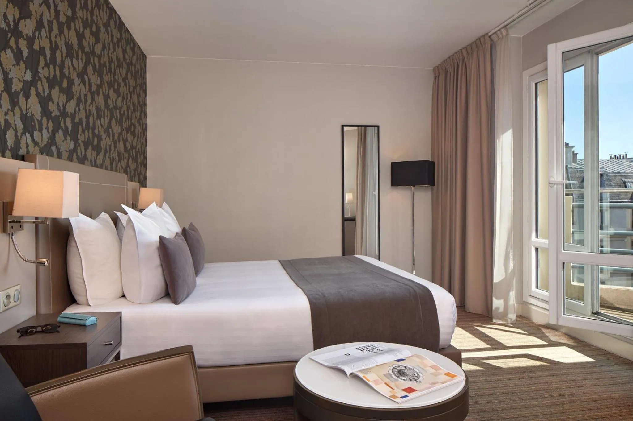 Bedroom, Bed in Timhotel Opéra Blanche Fontaine