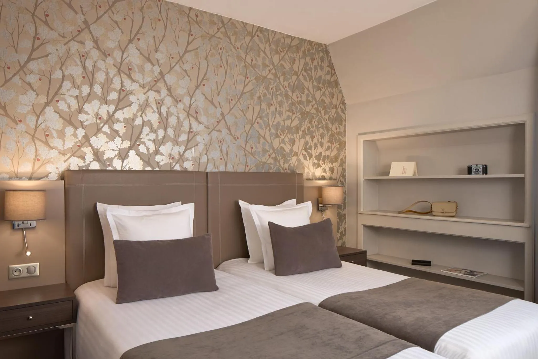 Bedroom, Bed in Timhotel Opéra Blanche Fontaine