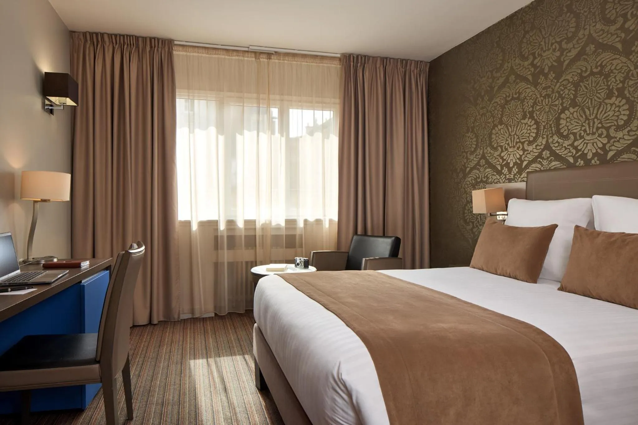 Bedroom, Bed in Timhotel Opéra Blanche Fontaine