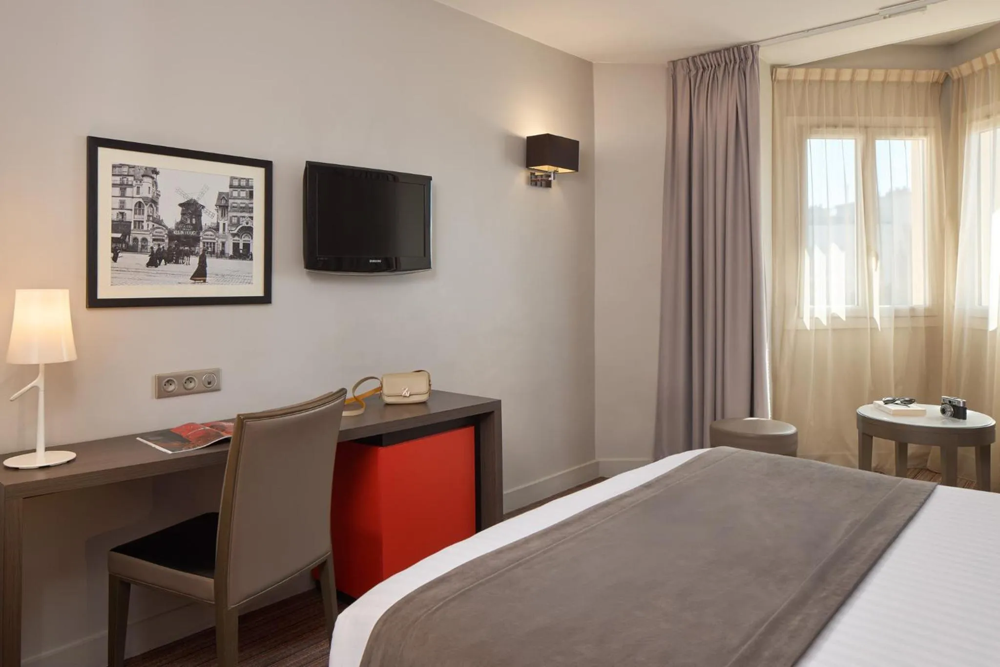 Bedroom, Bed in Timhotel Opéra Blanche Fontaine