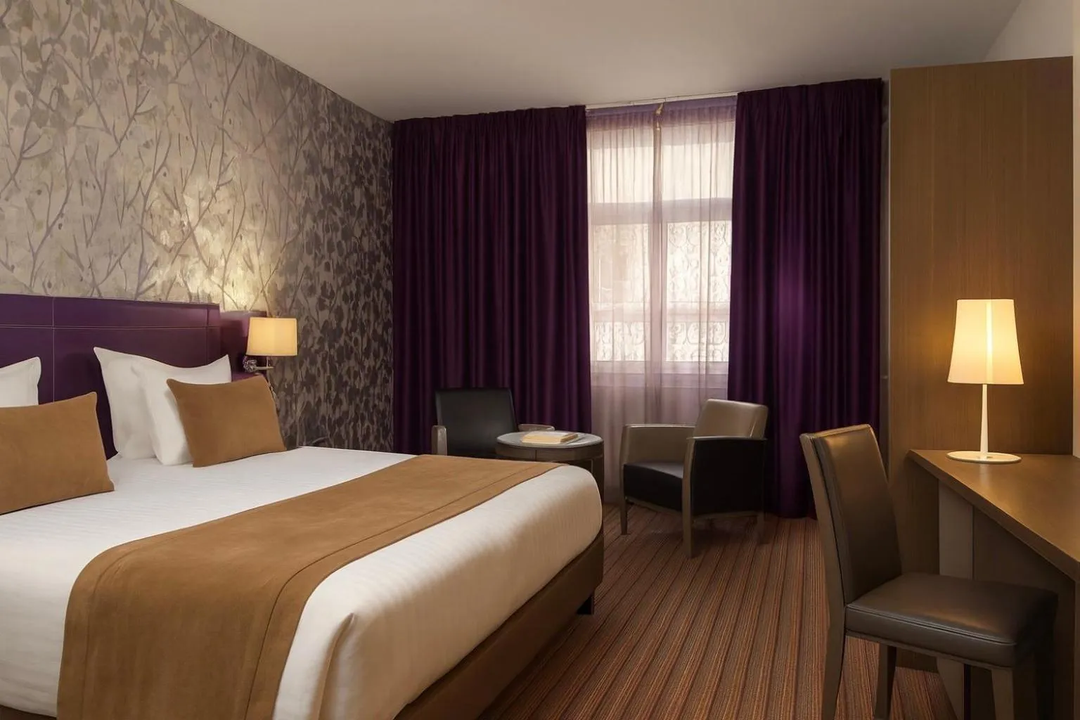 Bedroom, Bed in Timhotel Opéra Blanche Fontaine