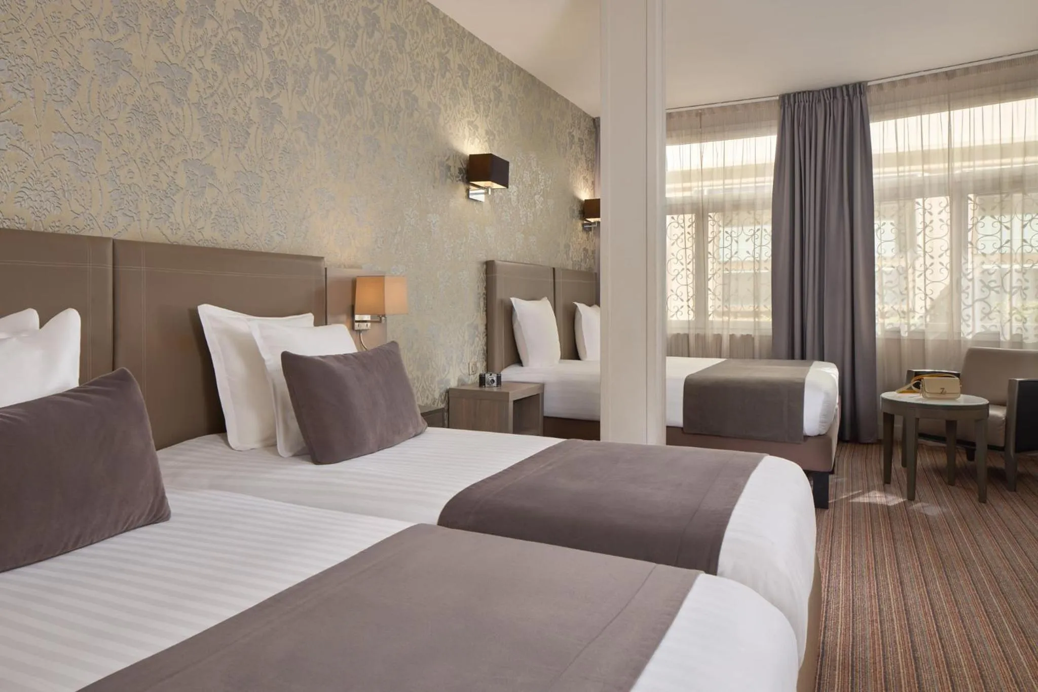 Bedroom, Bed in Timhotel Opéra Blanche Fontaine