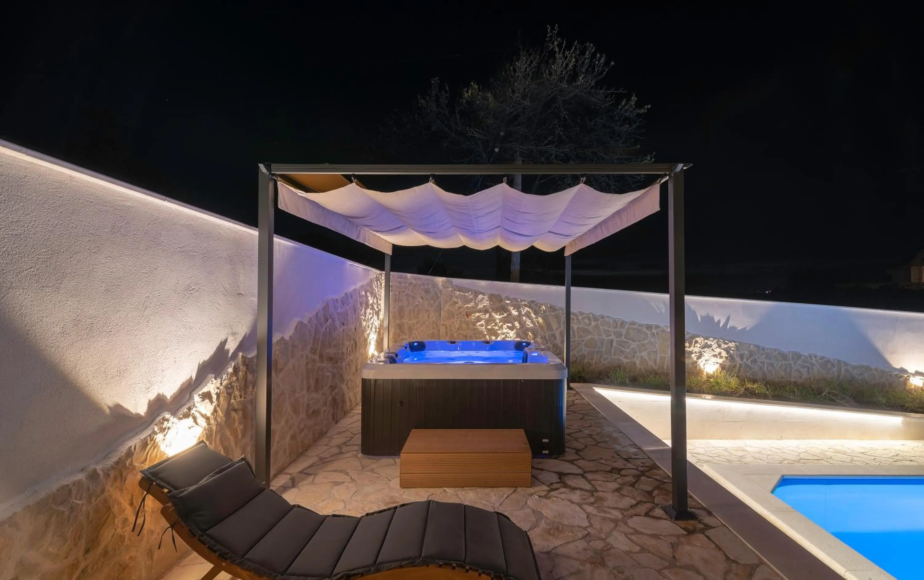 Villa Village Idylle with heated pool, sauna, jacuzzy and private parking