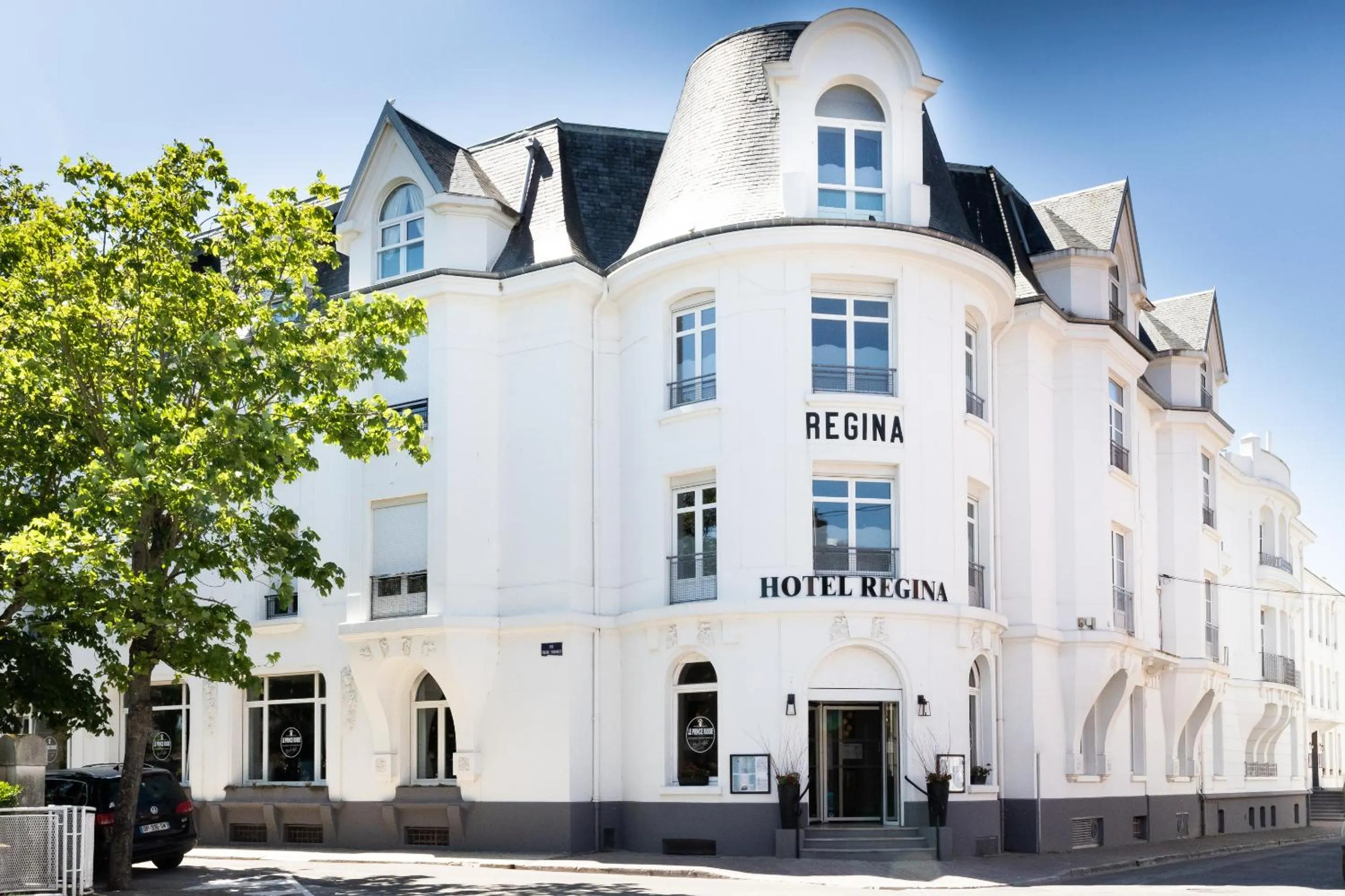 Property building in Hotel Regina & Spa