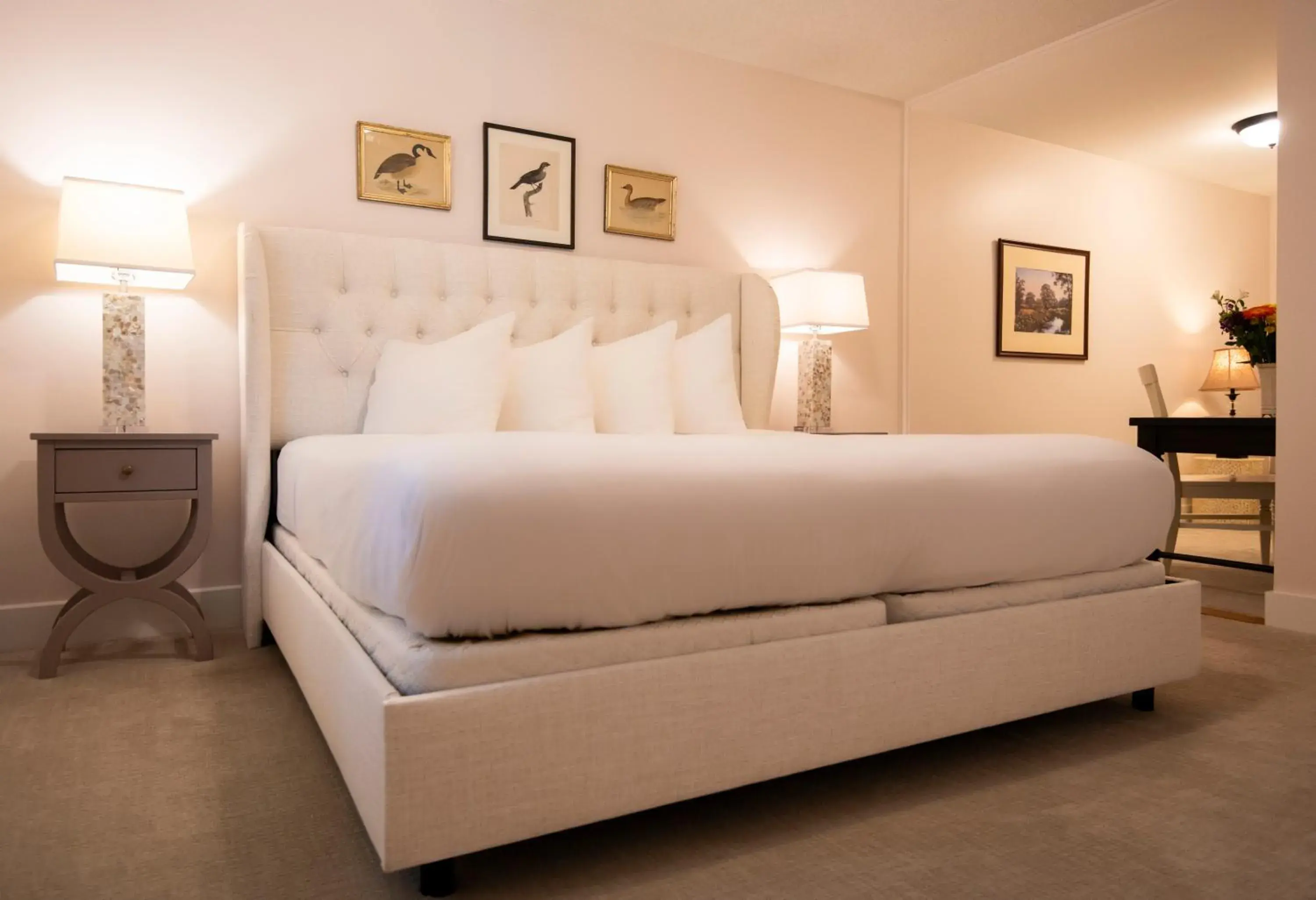 Classic King in Bar Harbor Manor Classic King in Bar Harbor Manor