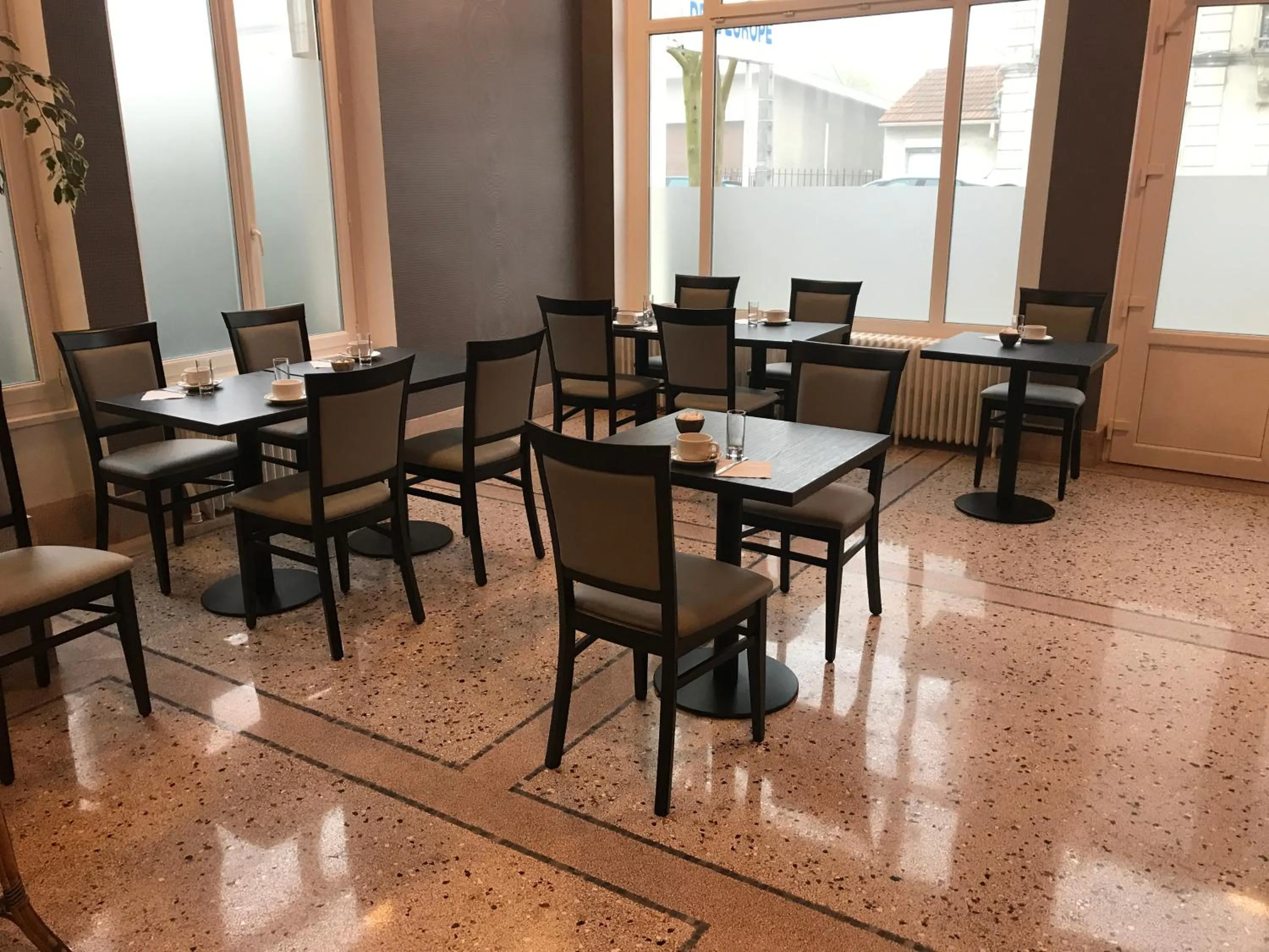 Buffet breakfast in Hotel De L'Europe