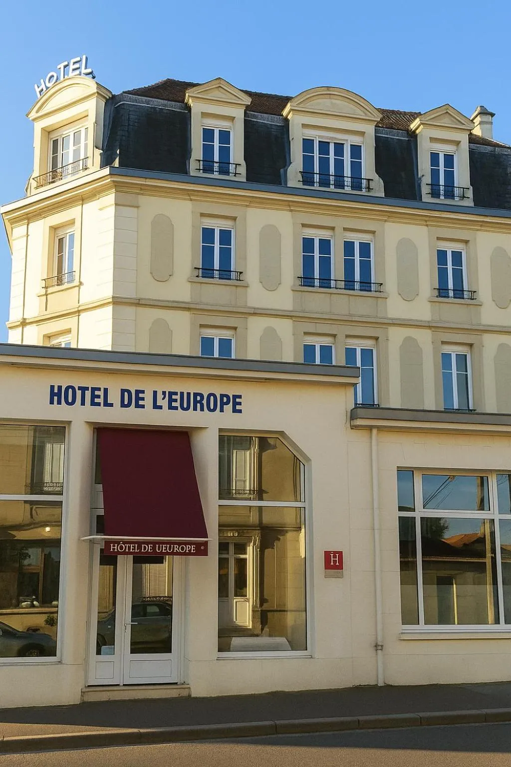 Property building in Hotel De L'Europe