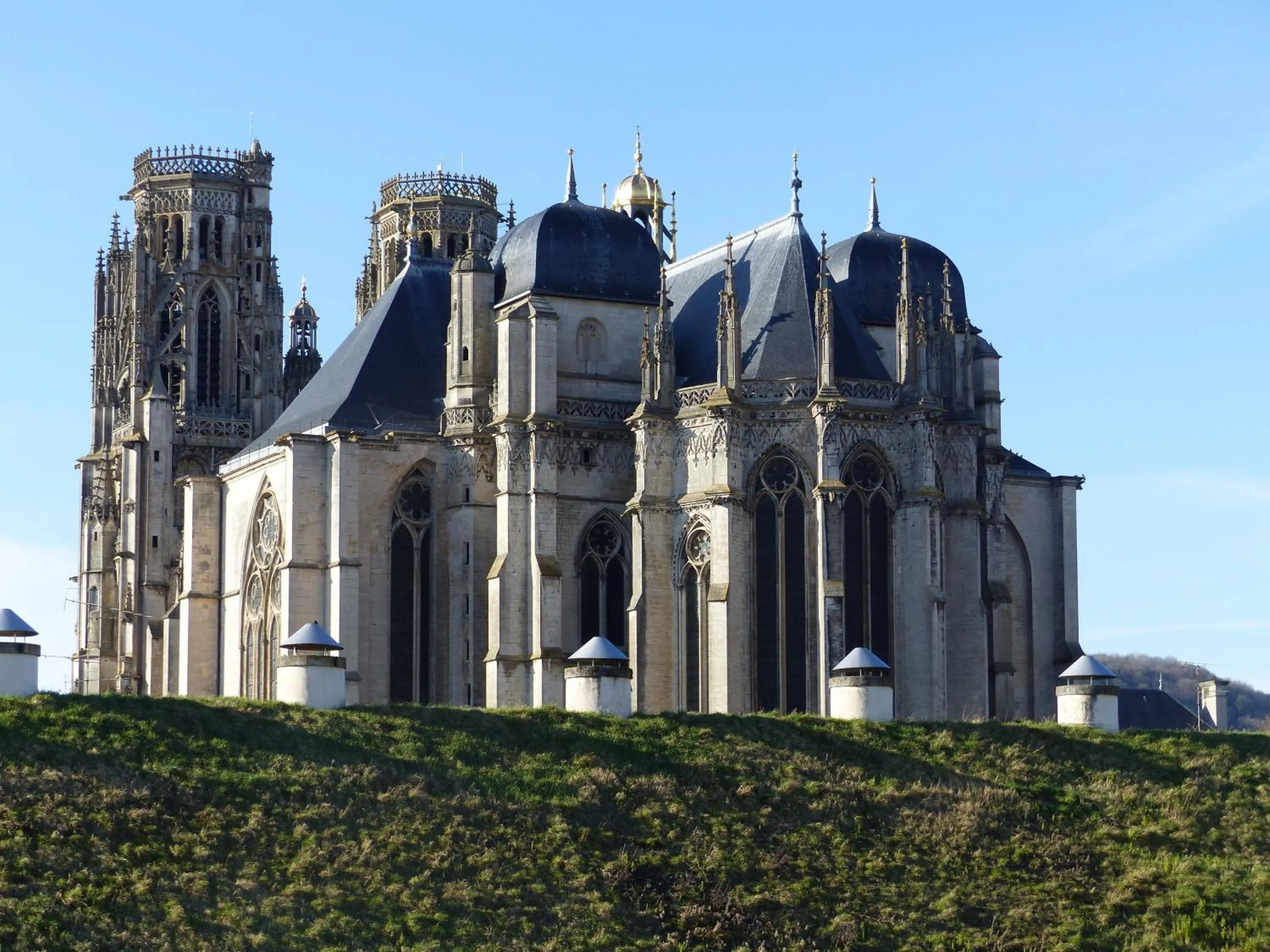 Nearby landmark in Hotel De L'Europe