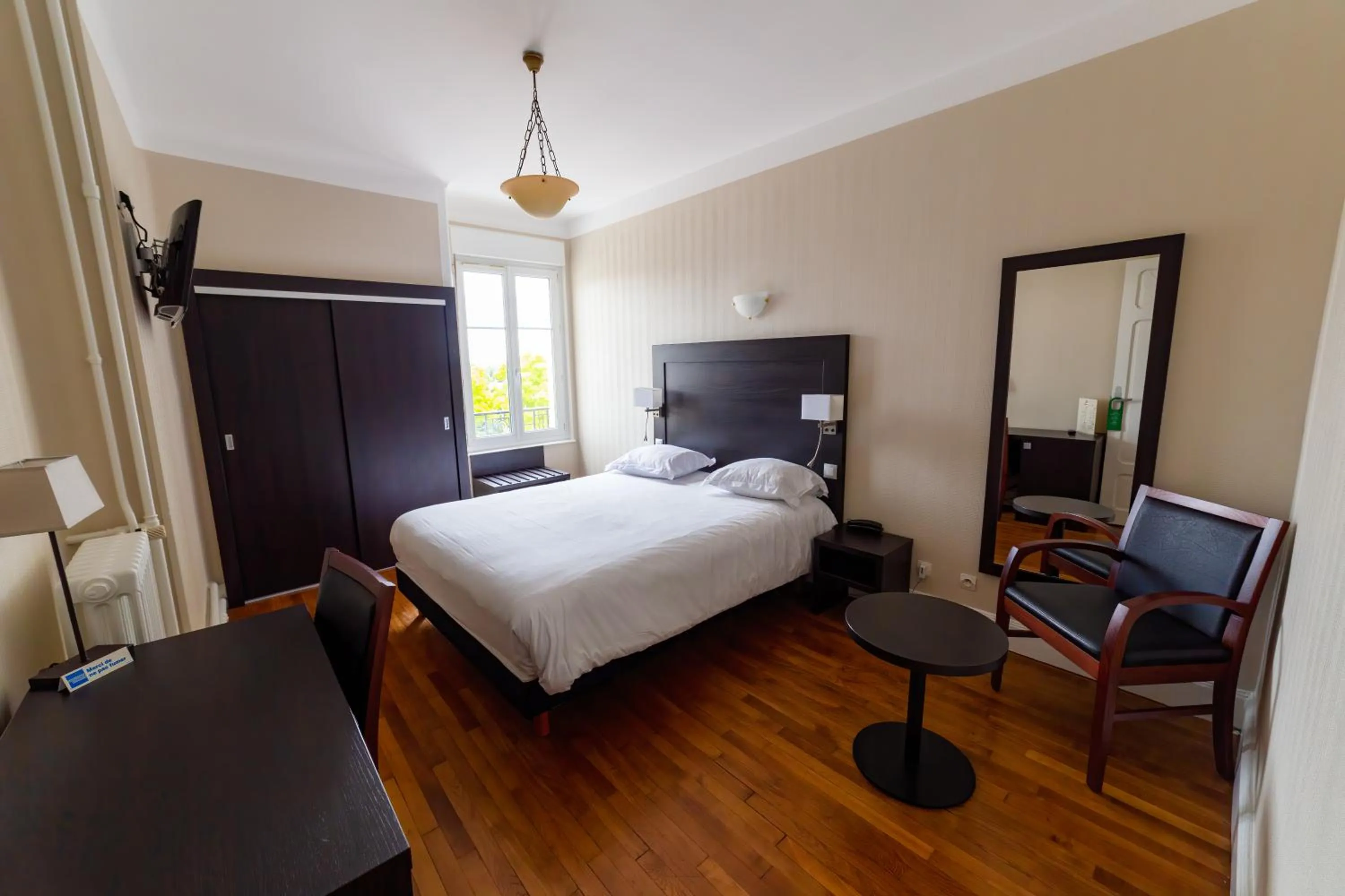 Bedroom, Bed in Hotel De L'Europe