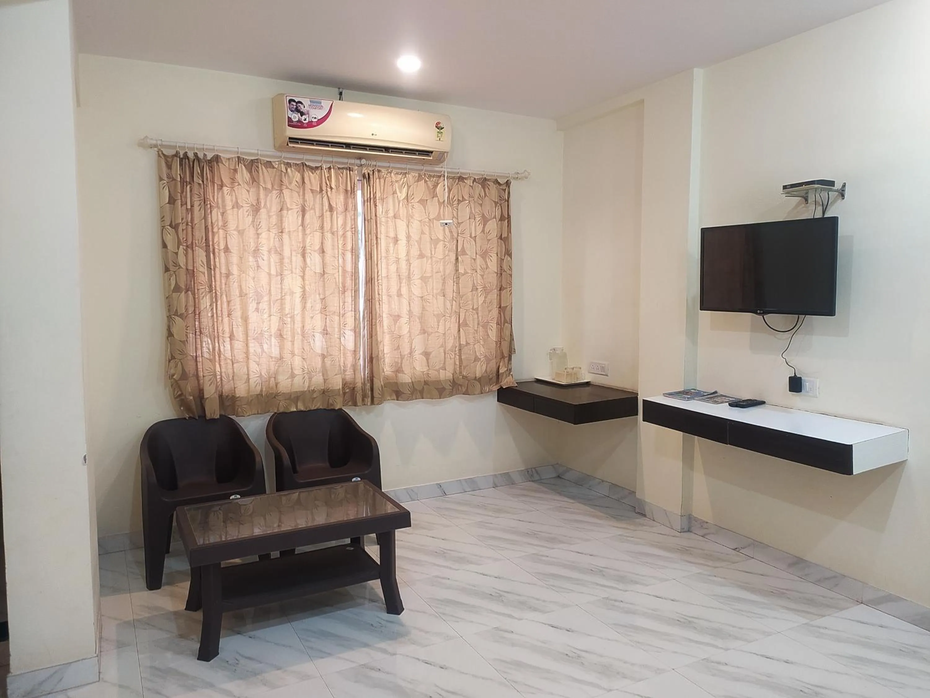 Bedroom in Sea Winds Hotel, Guhagar