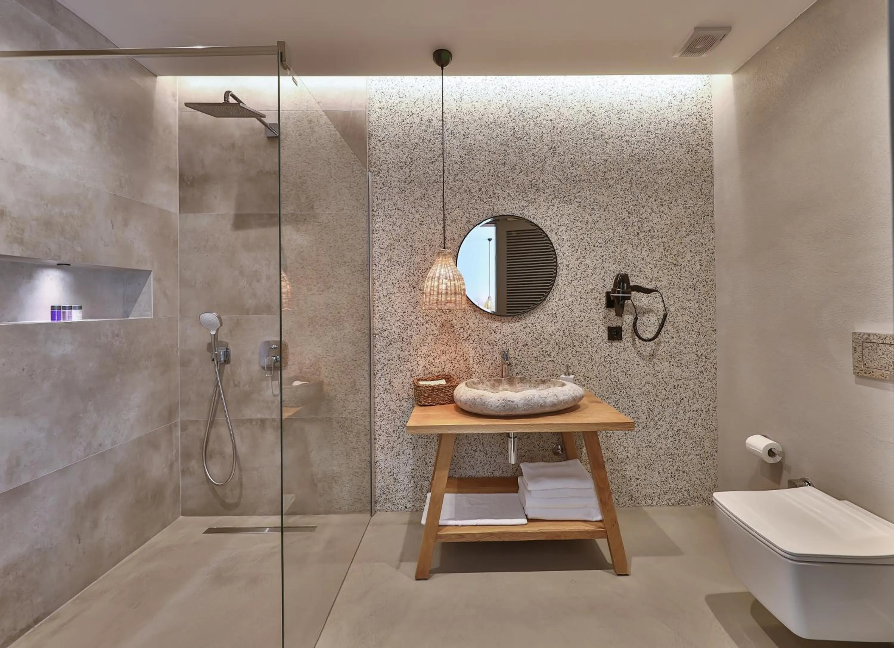Shower in Carruba Boutique Hotel