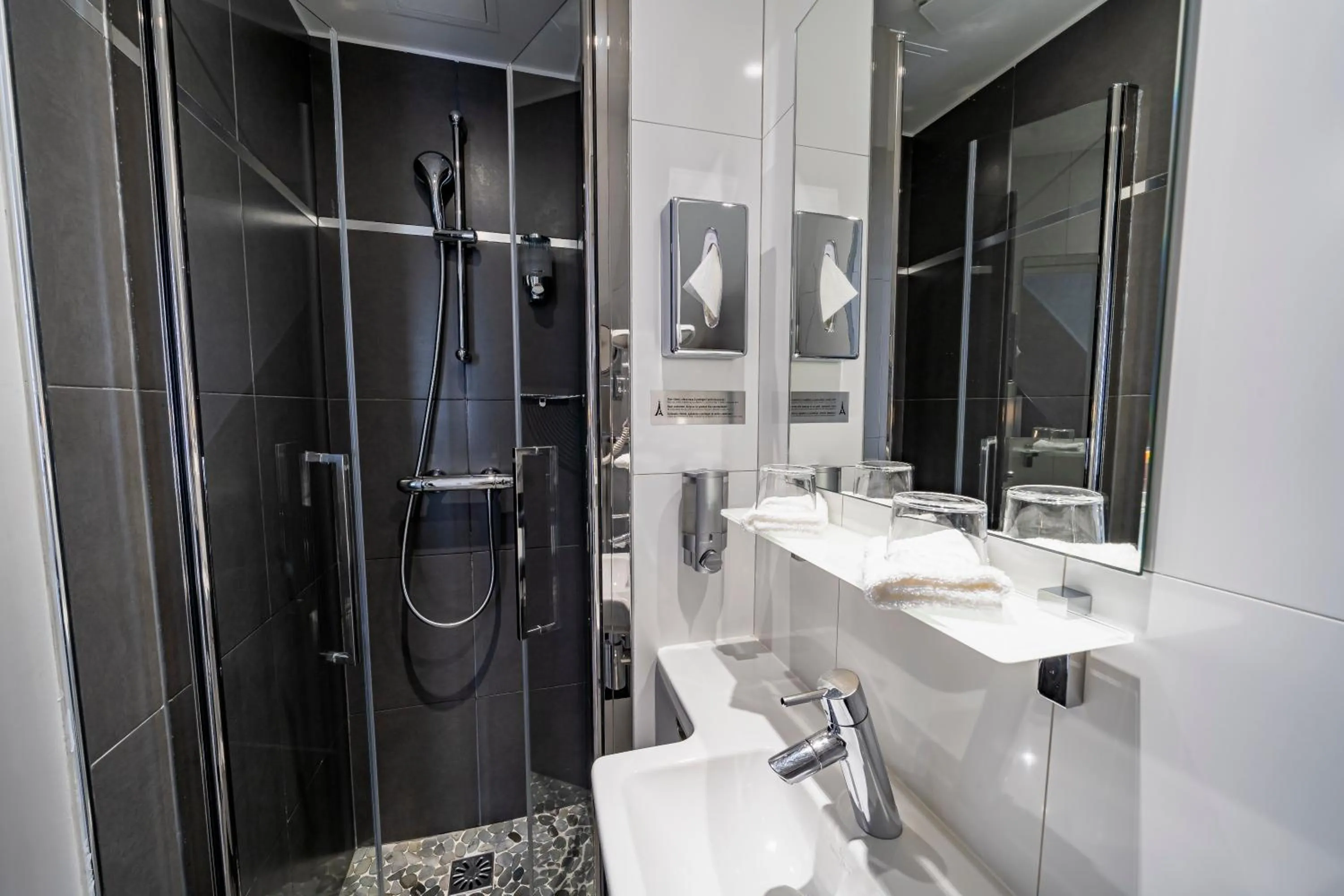 Hotel de la Paix Tour Eiffel