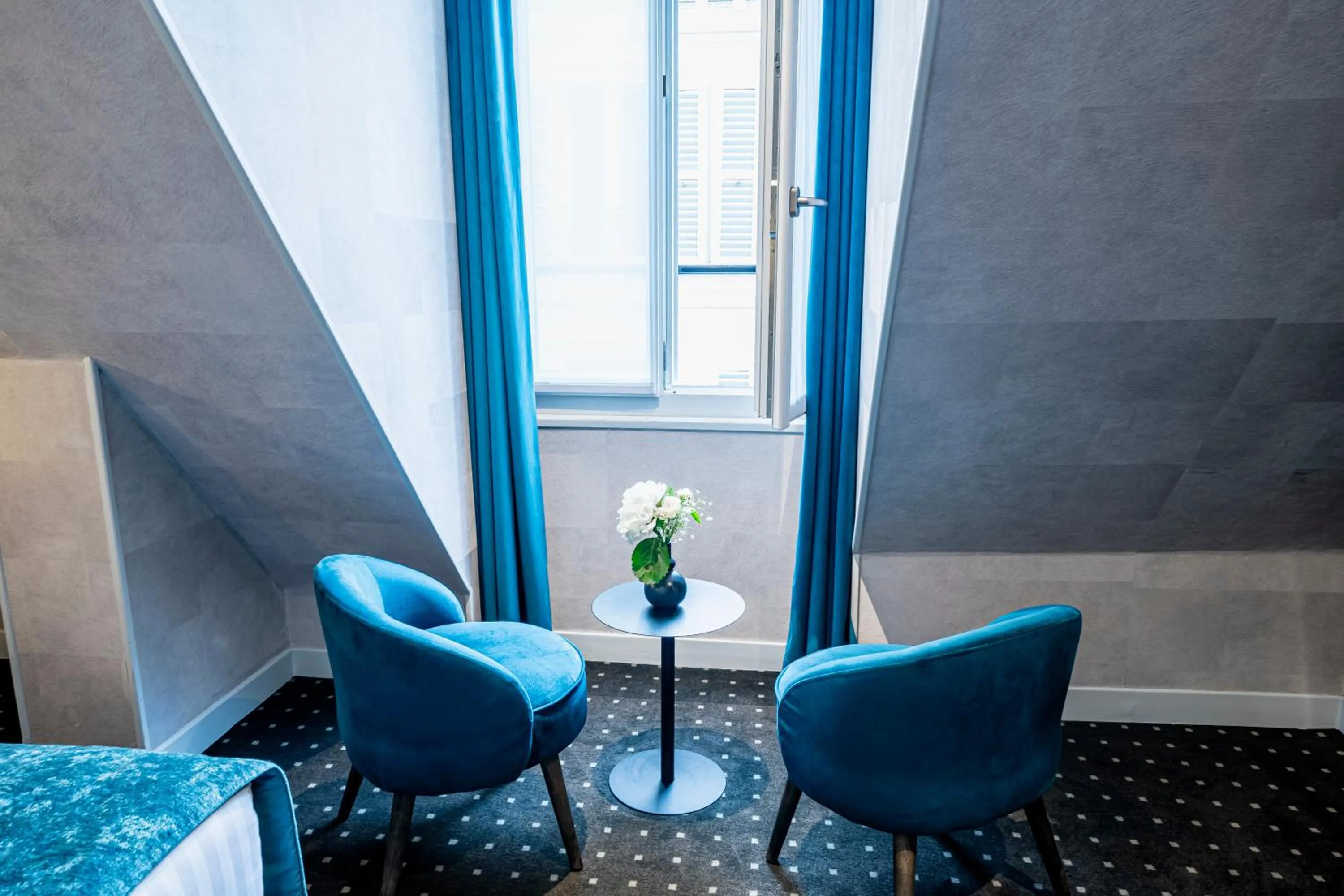 Hotel de la Paix Tour Eiffel