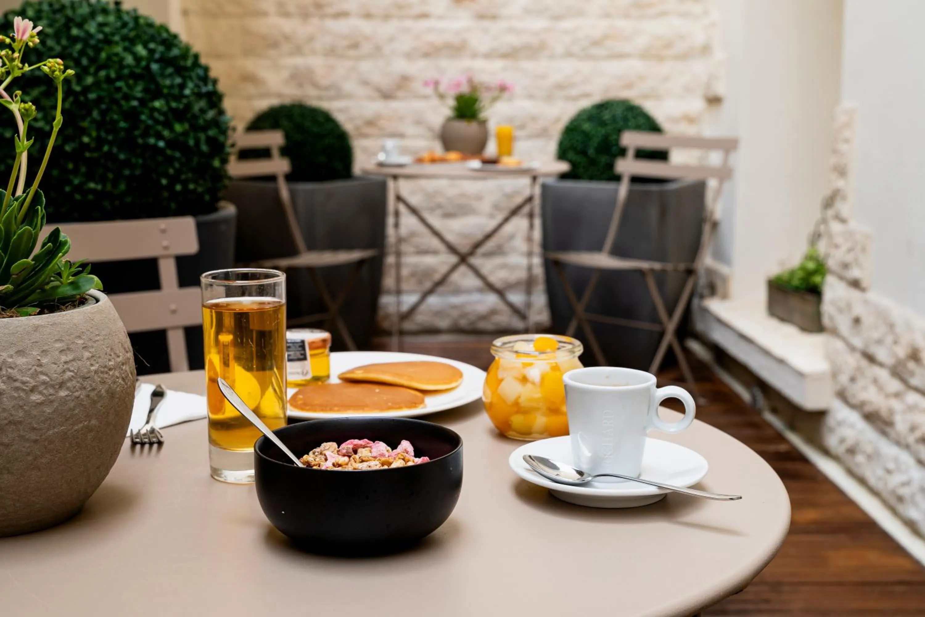 Hotel de la Paix Tour Eiffel