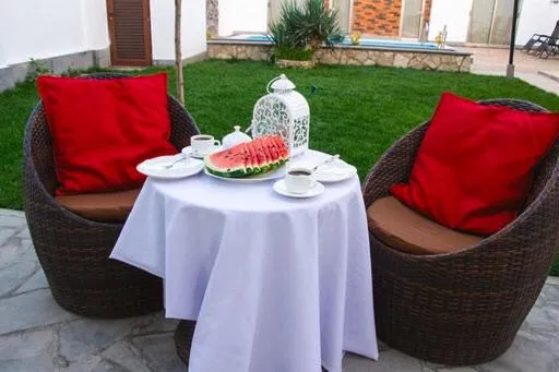 Patio in Garden Lounge Hotel