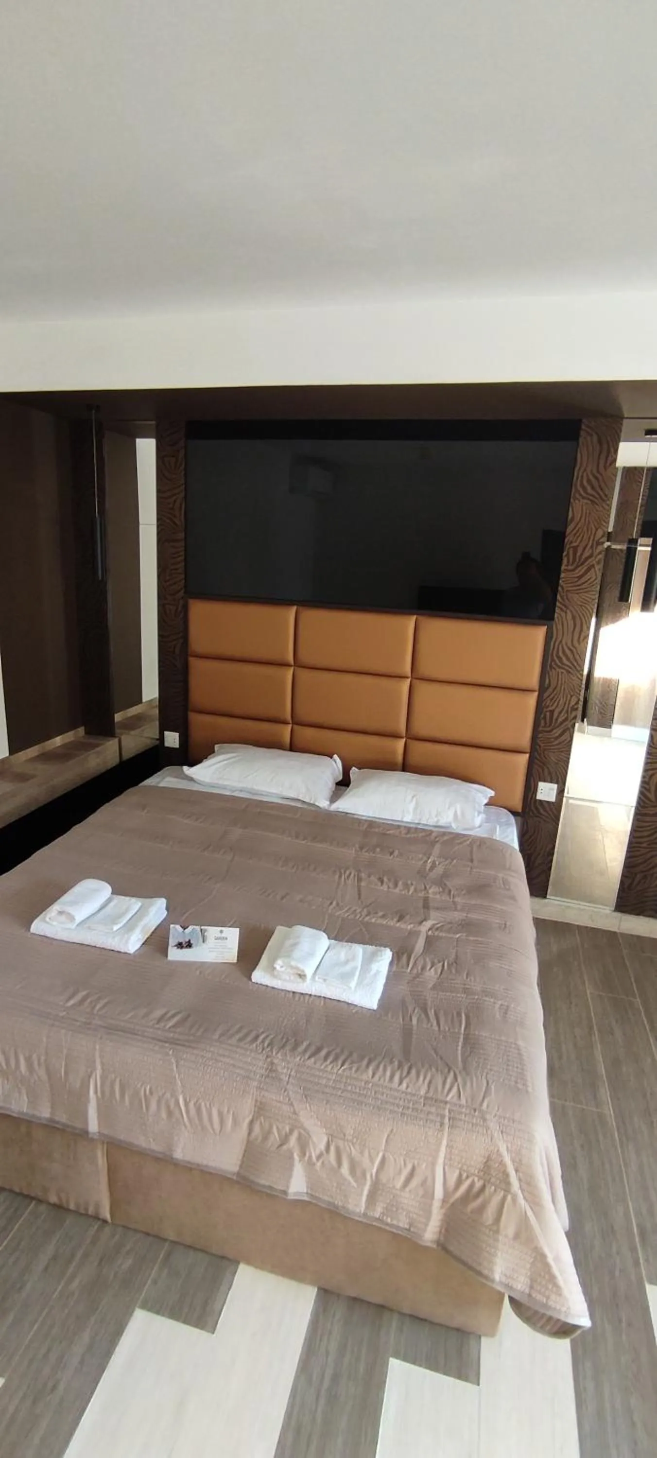 King Room with Pool View in Garden Lounge Hotel