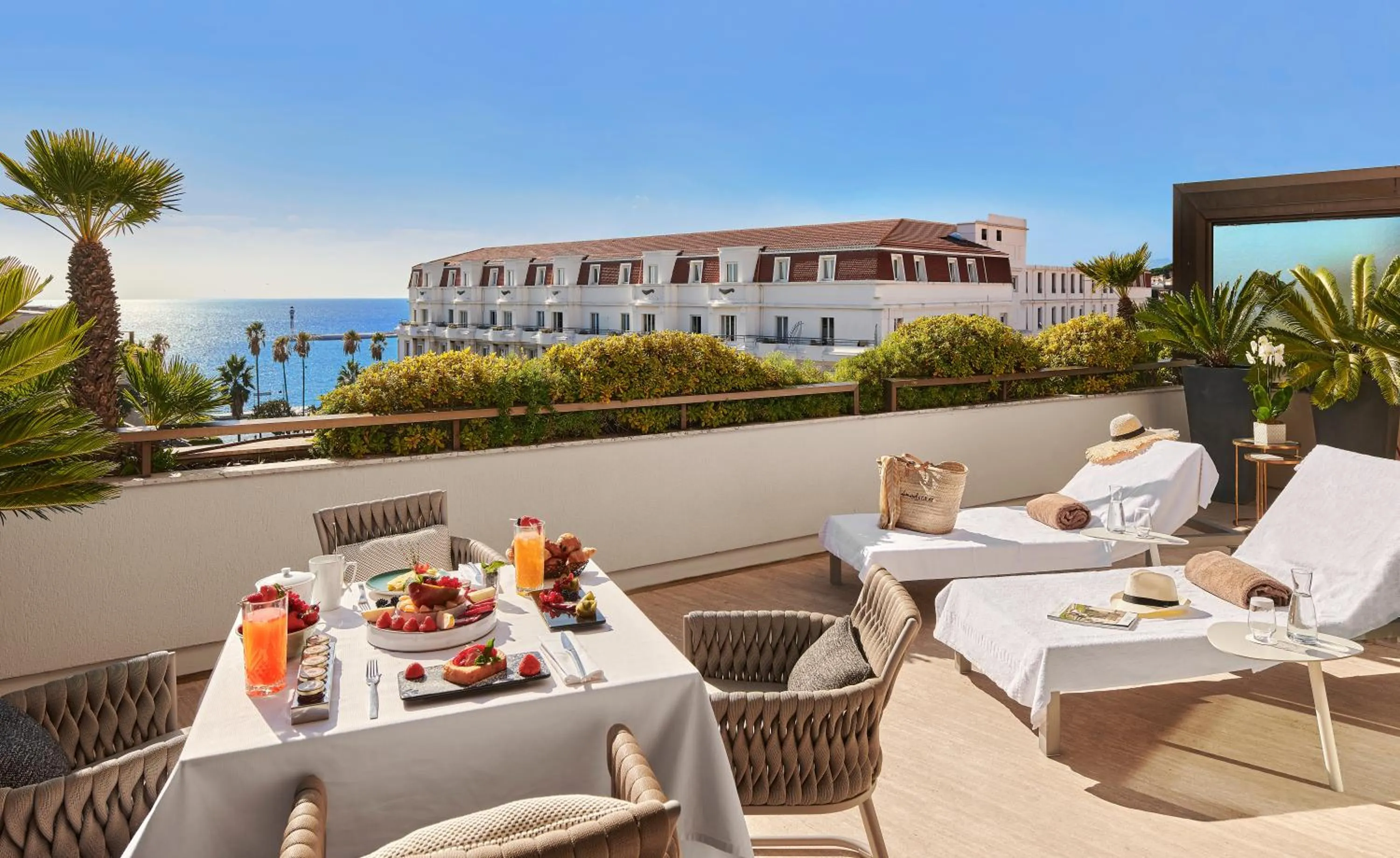 Balcony/Terrace in Hôtel Barrière Le Gray d'Albion