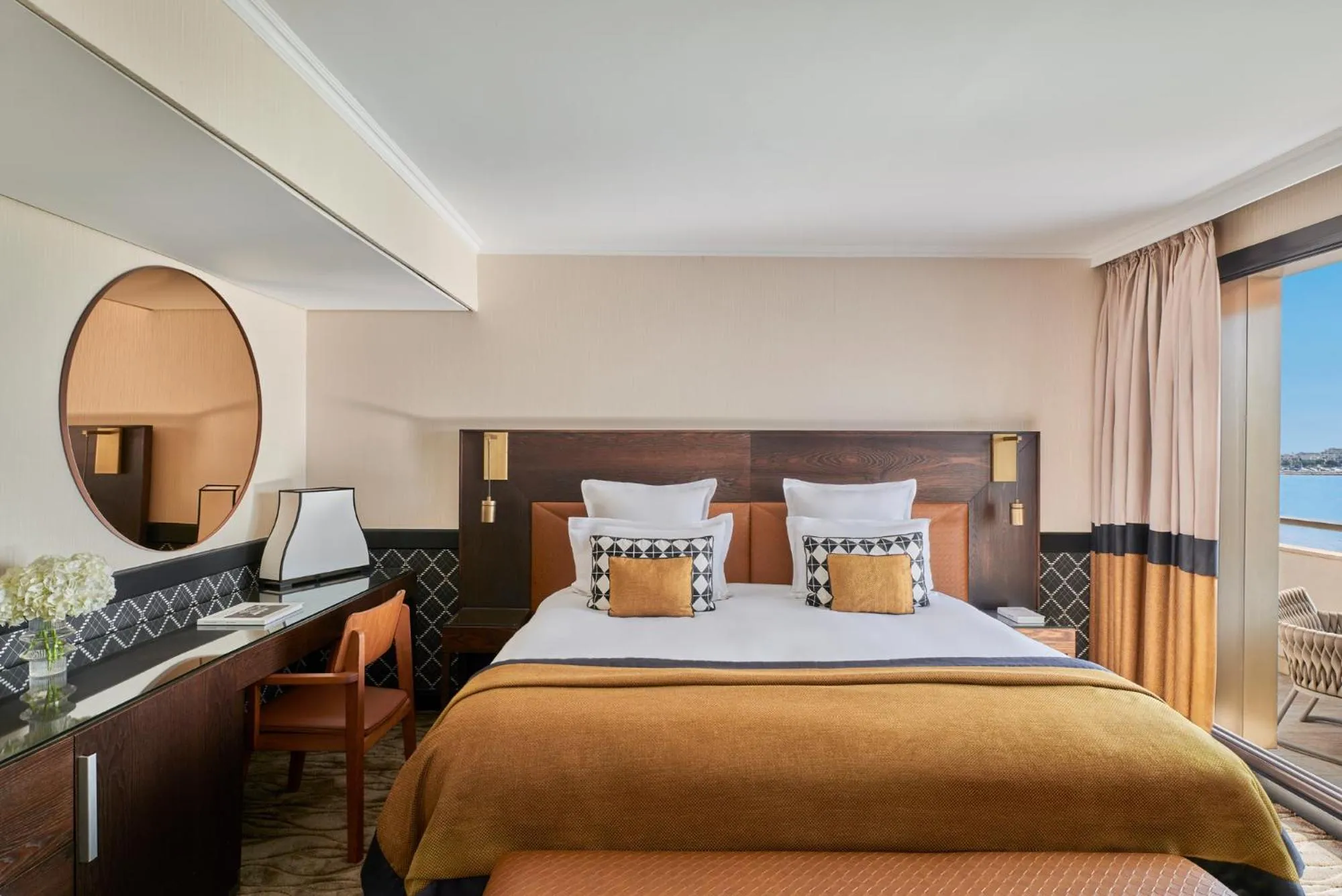 Bedroom, Bed in Hôtel Barrière Le Gray d'Albion