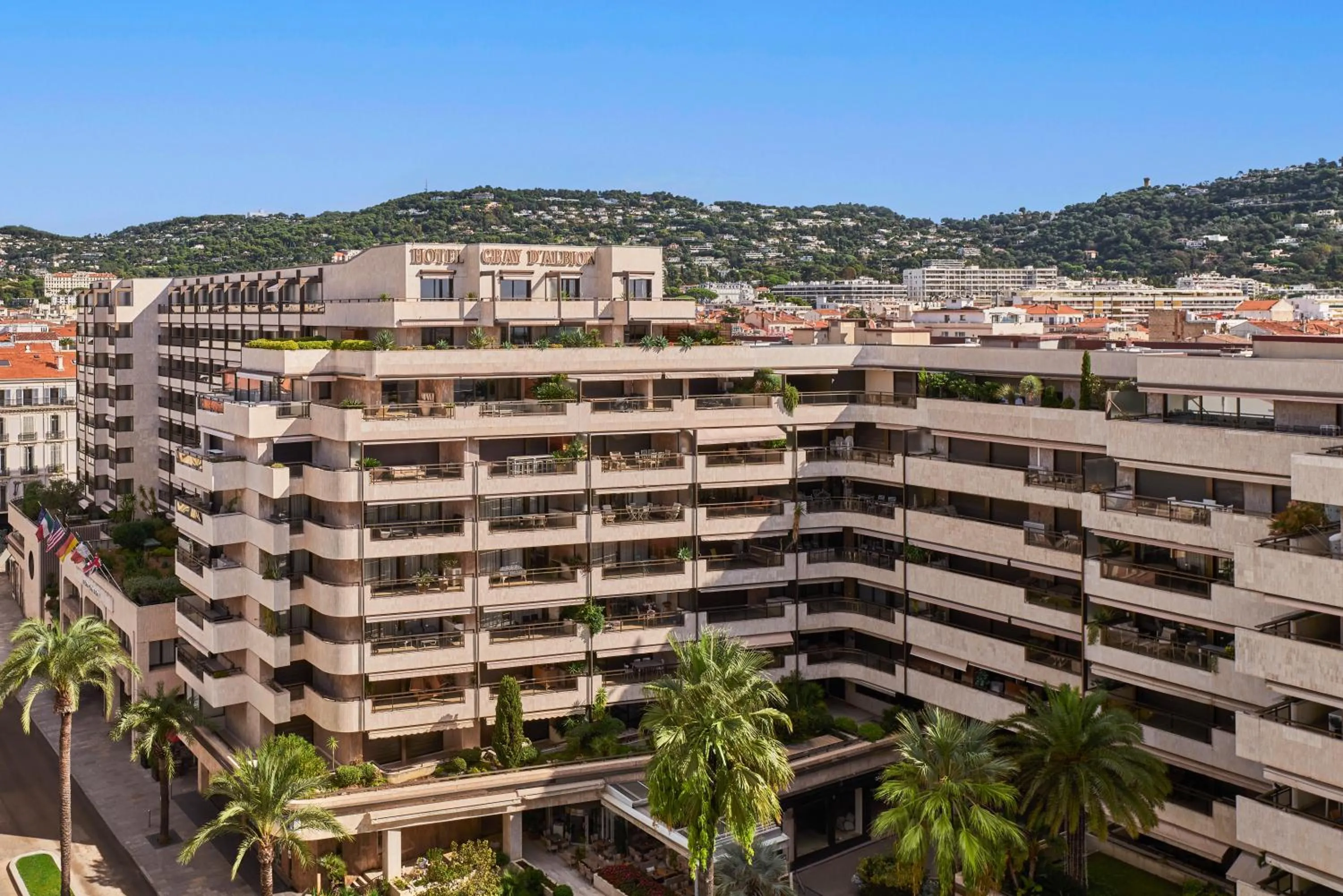 Facade/entrance in Hôtel Barrière Le Gray d'Albion