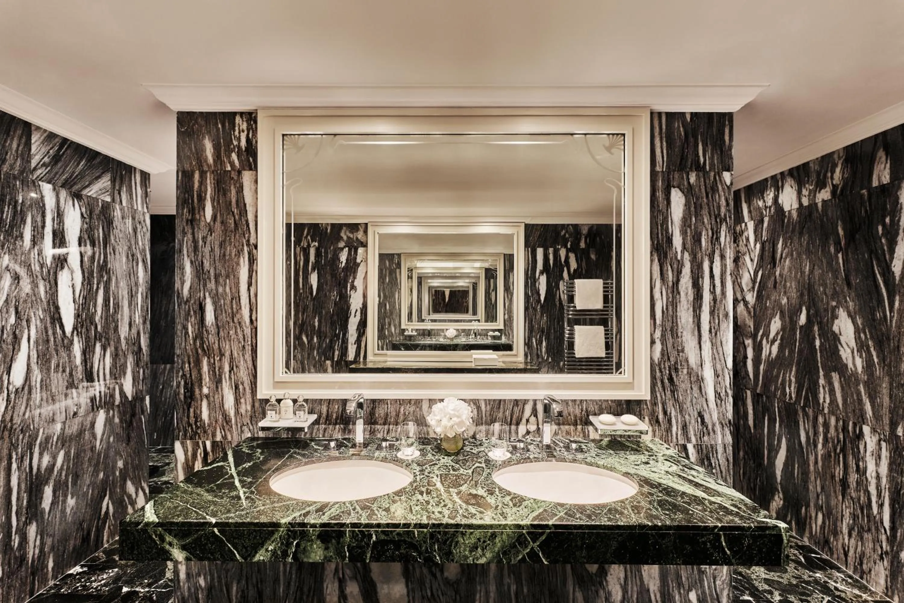 Bathroom in Hôtel Barrière Le Majestic Cannes