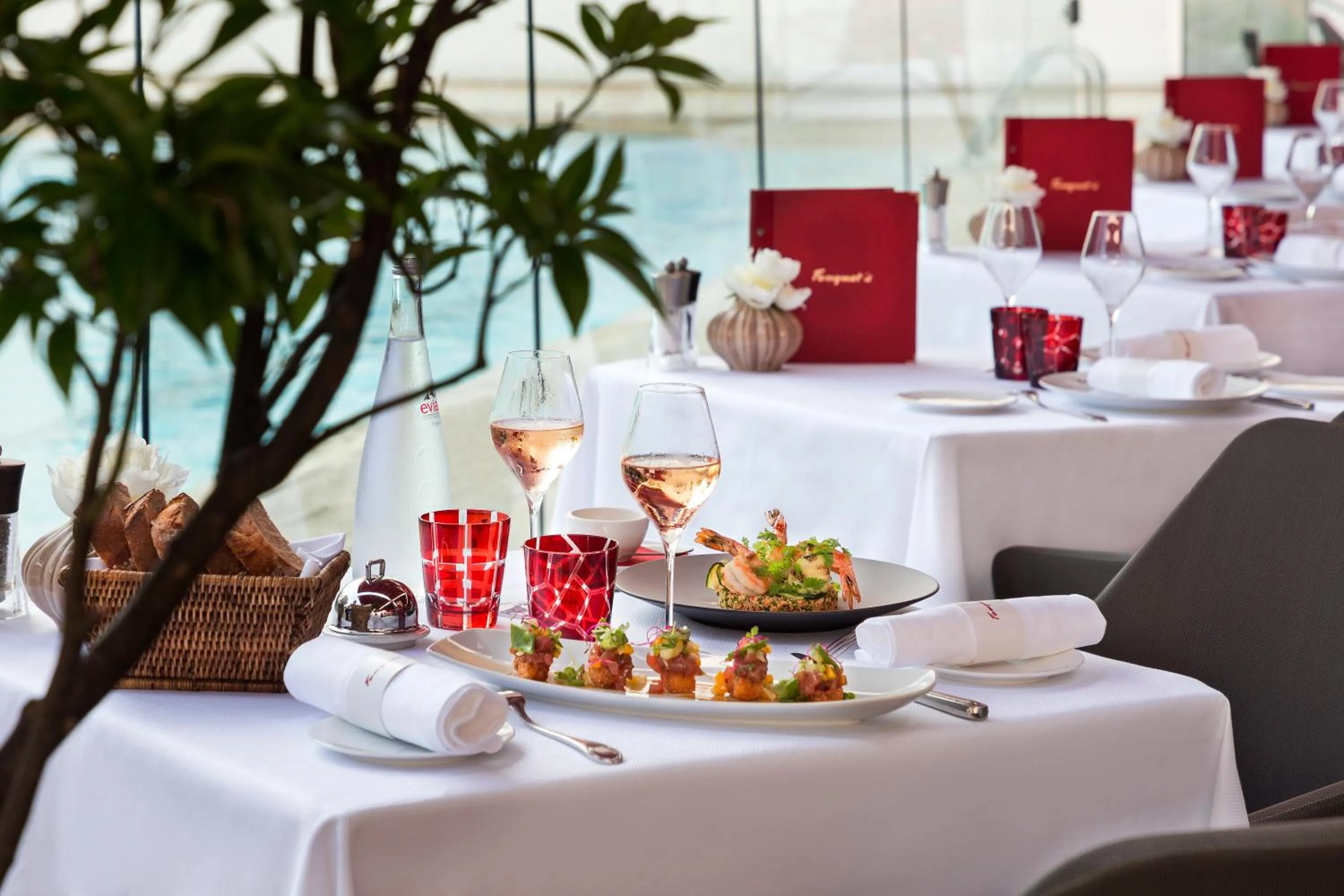 Restaurant/places to eat in Hôtel Barrière Le Majestic Cannes